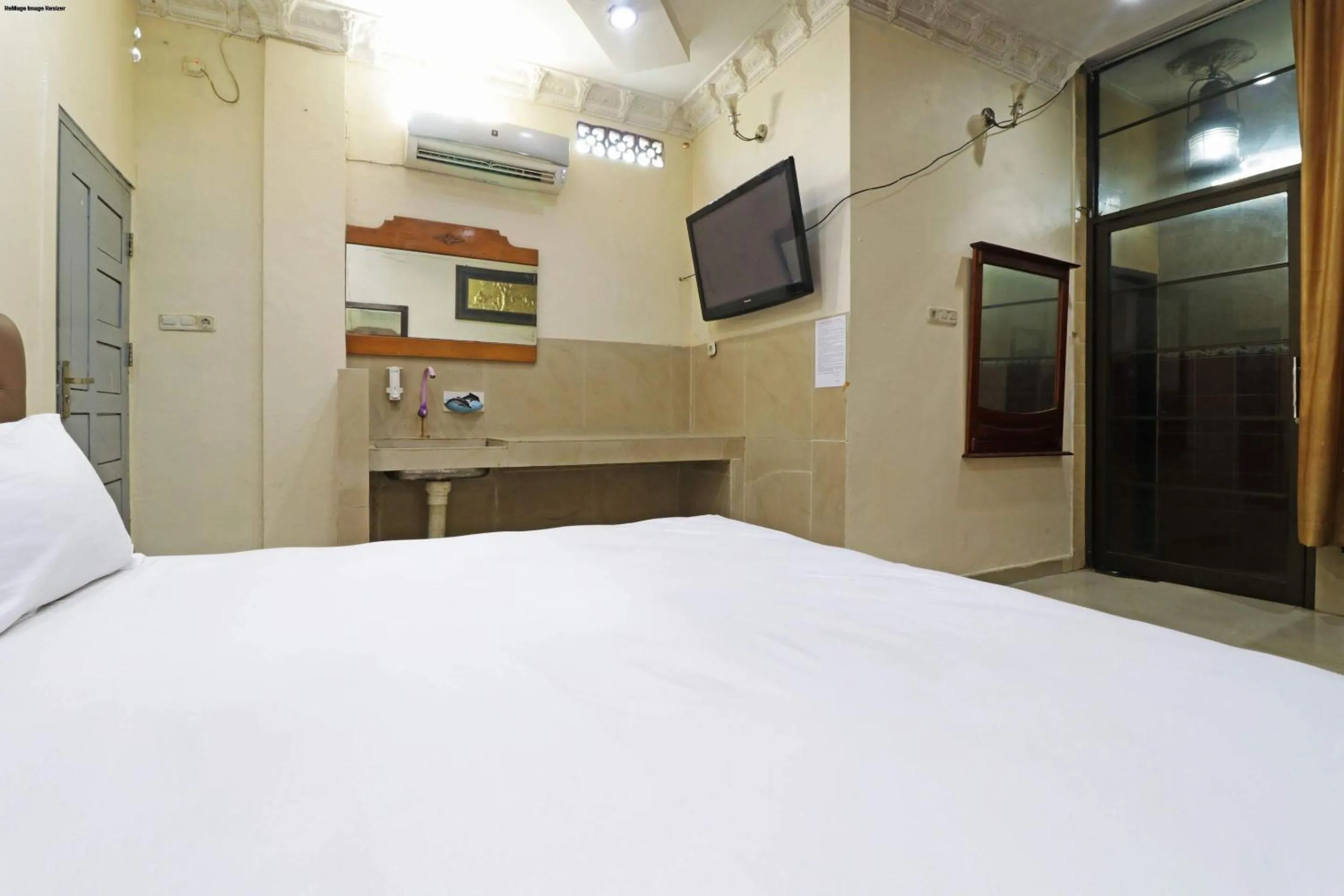 Bedroom, Bed in Utama Syariah