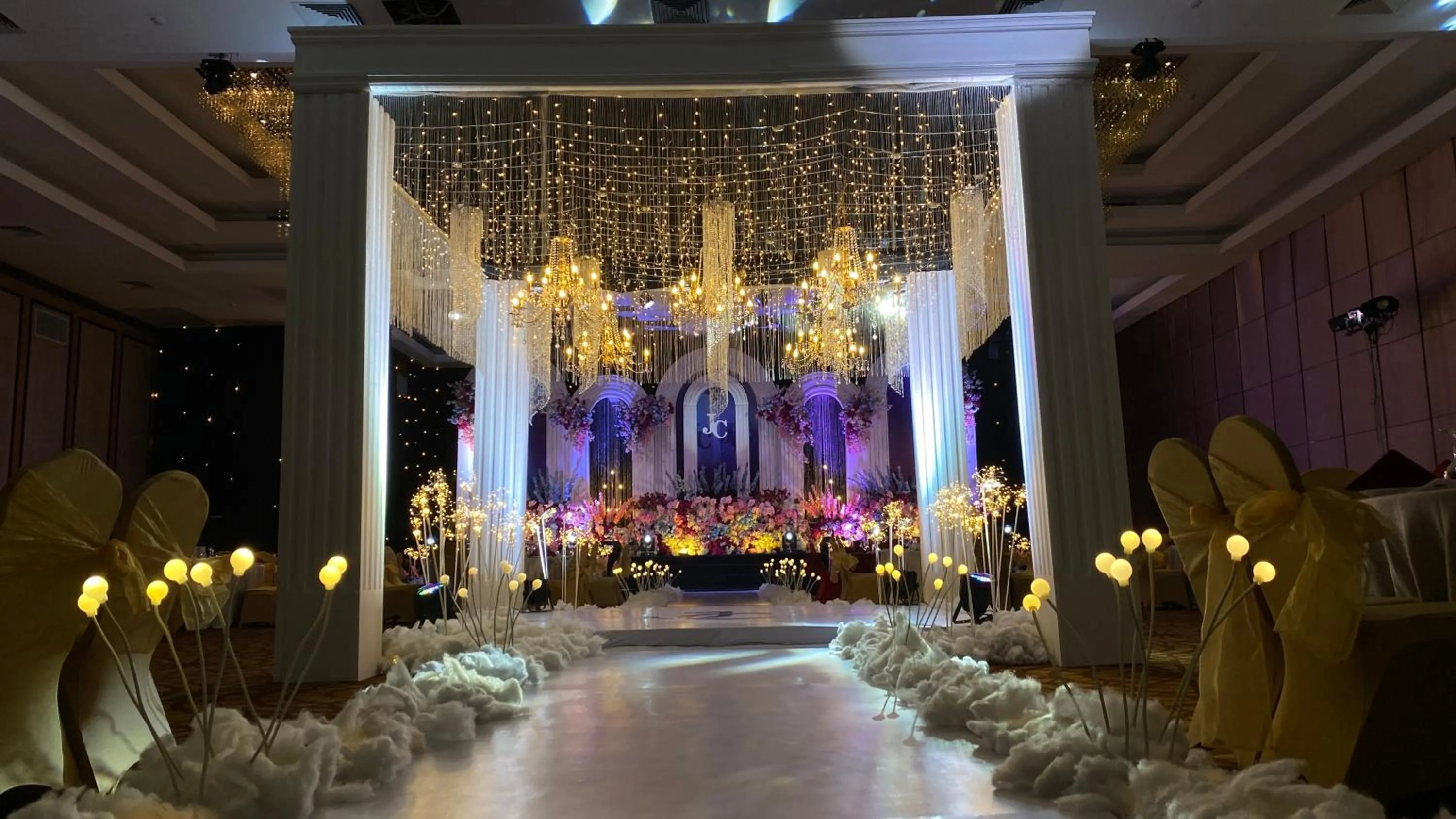 wedding in Swiss-Belhotel Harbour Bay