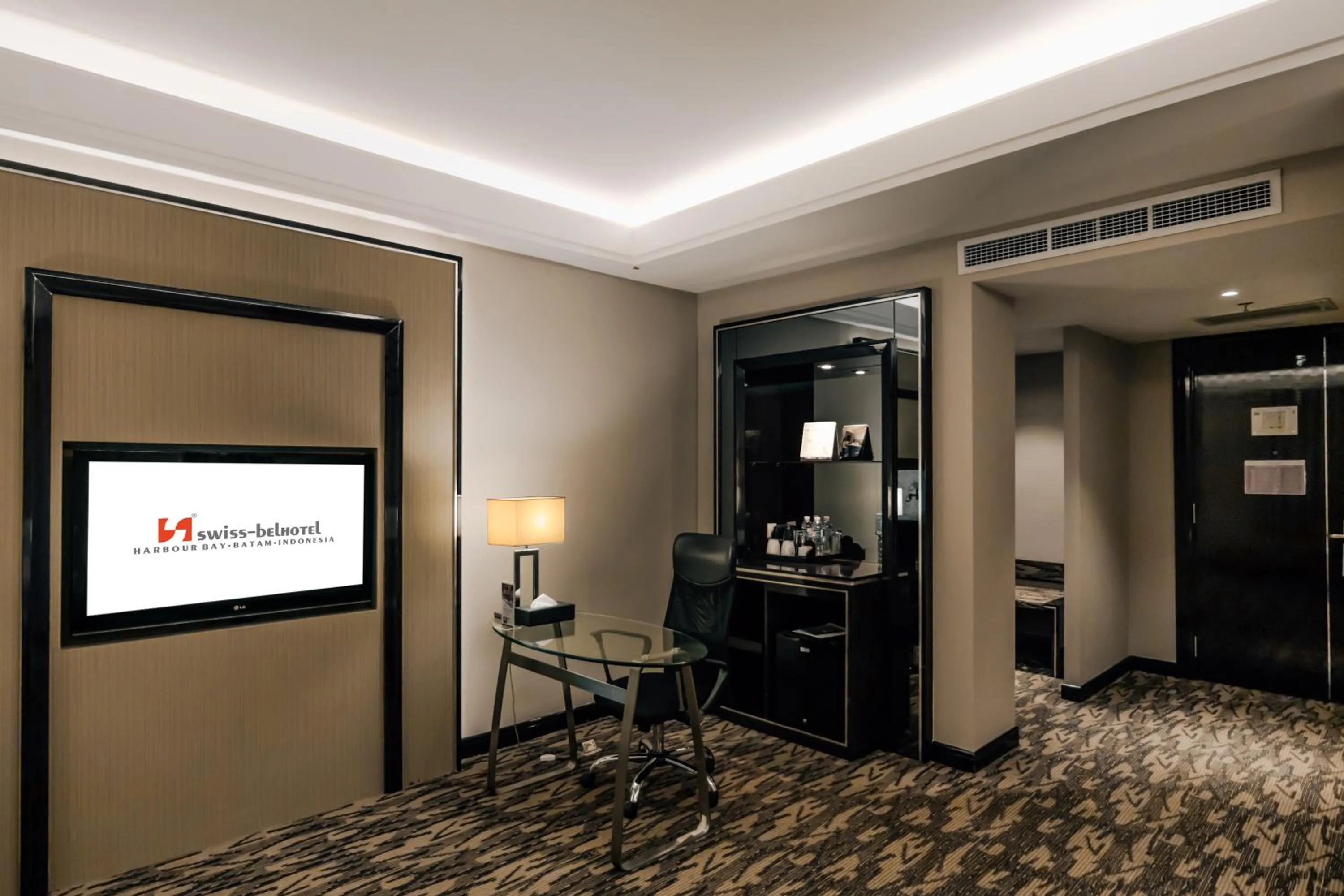 TV and multimedia in Swiss-Belhotel Harbour Bay