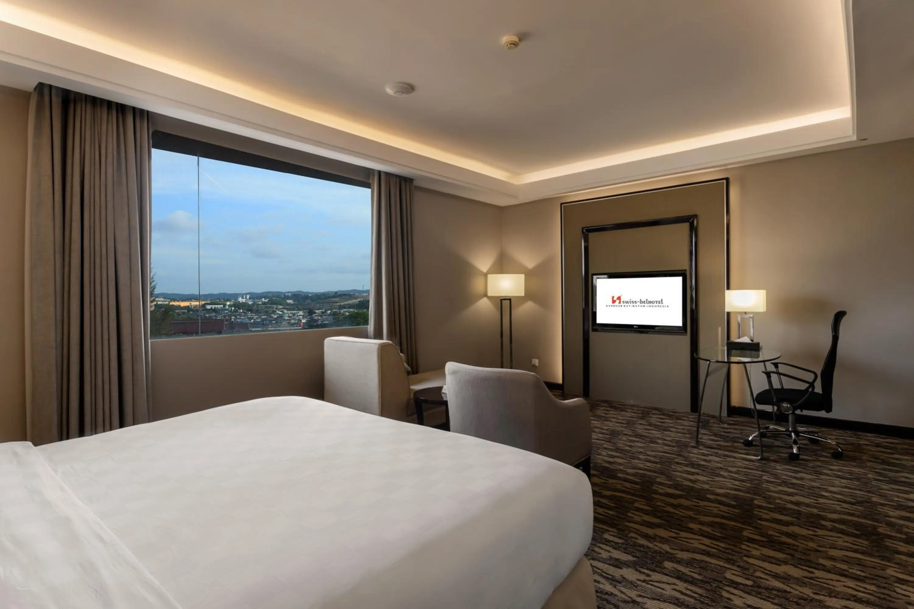 Bedroom, Bed in Swiss-Belhotel Harbour Bay