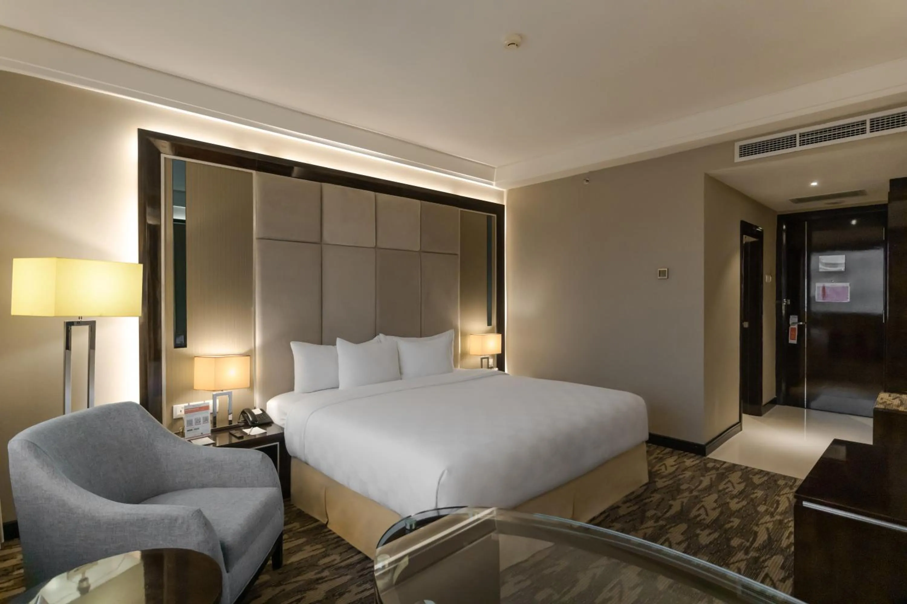 Bedroom, Bed in Swiss-Belhotel Harbour Bay