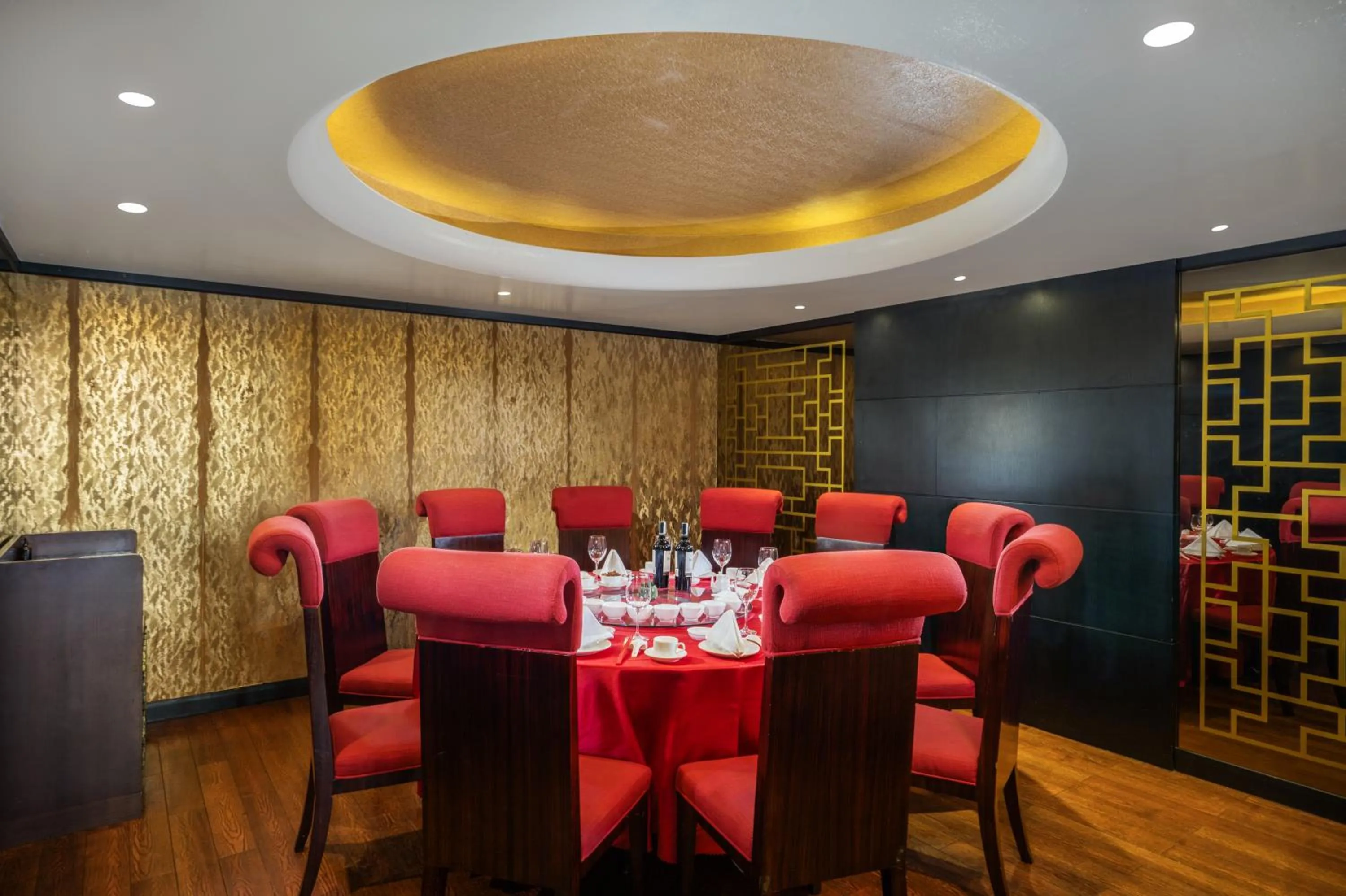 Restaurant/places to eat in Swiss-Belhotel Harbour Bay