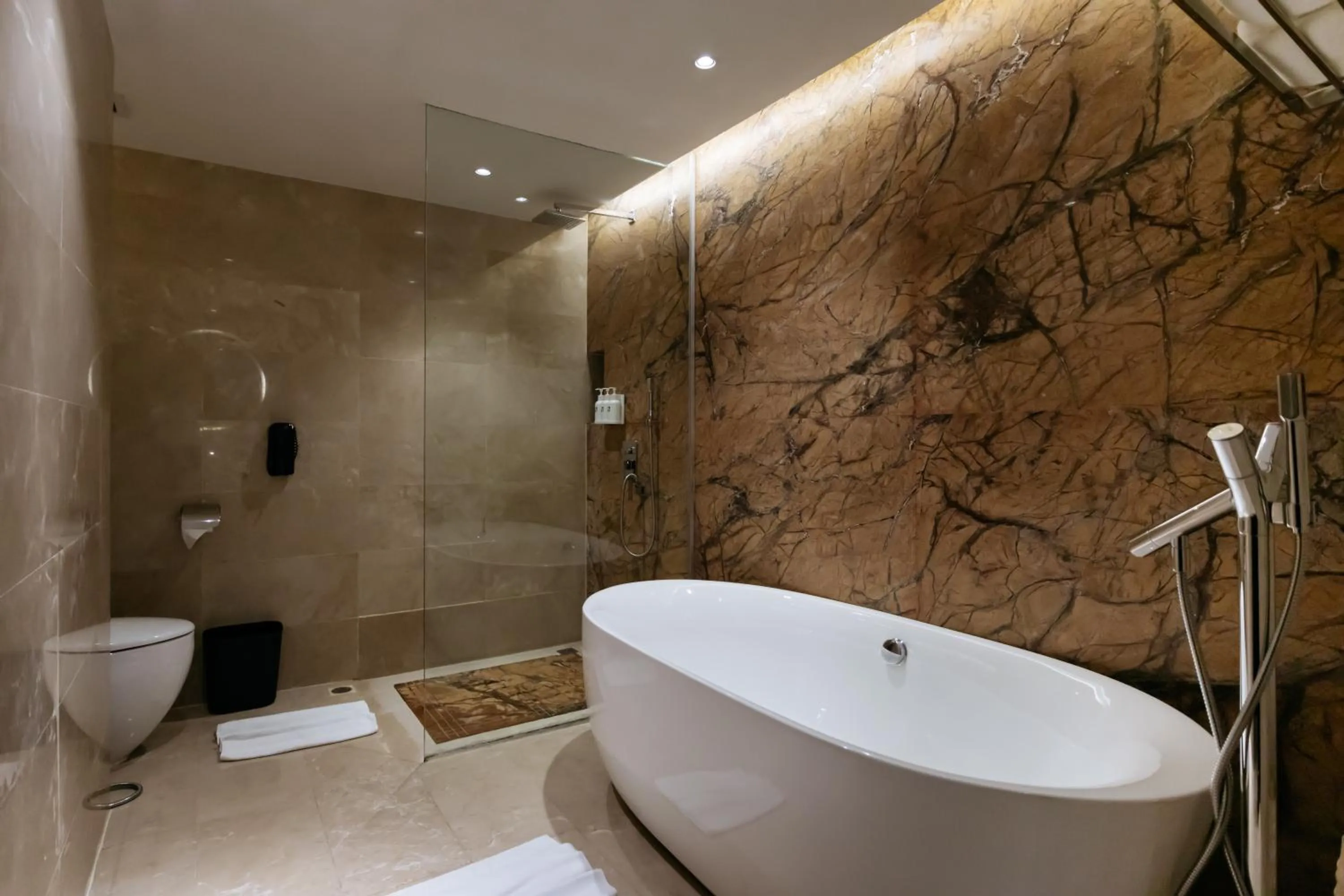 Bathroom in Swiss-Belhotel Harbour Bay