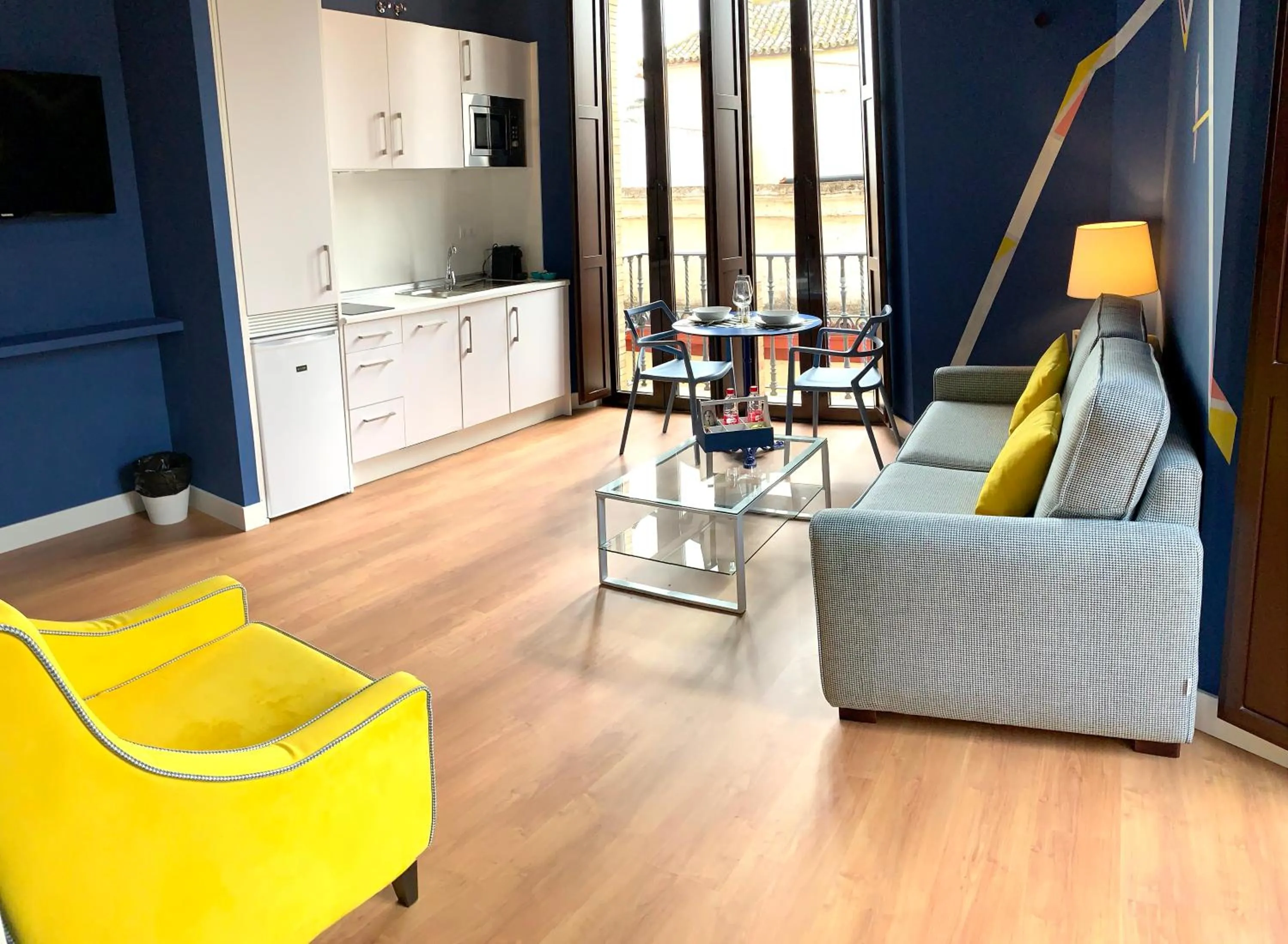 TV and multimedia in Ritual Sevilla Suites Centro