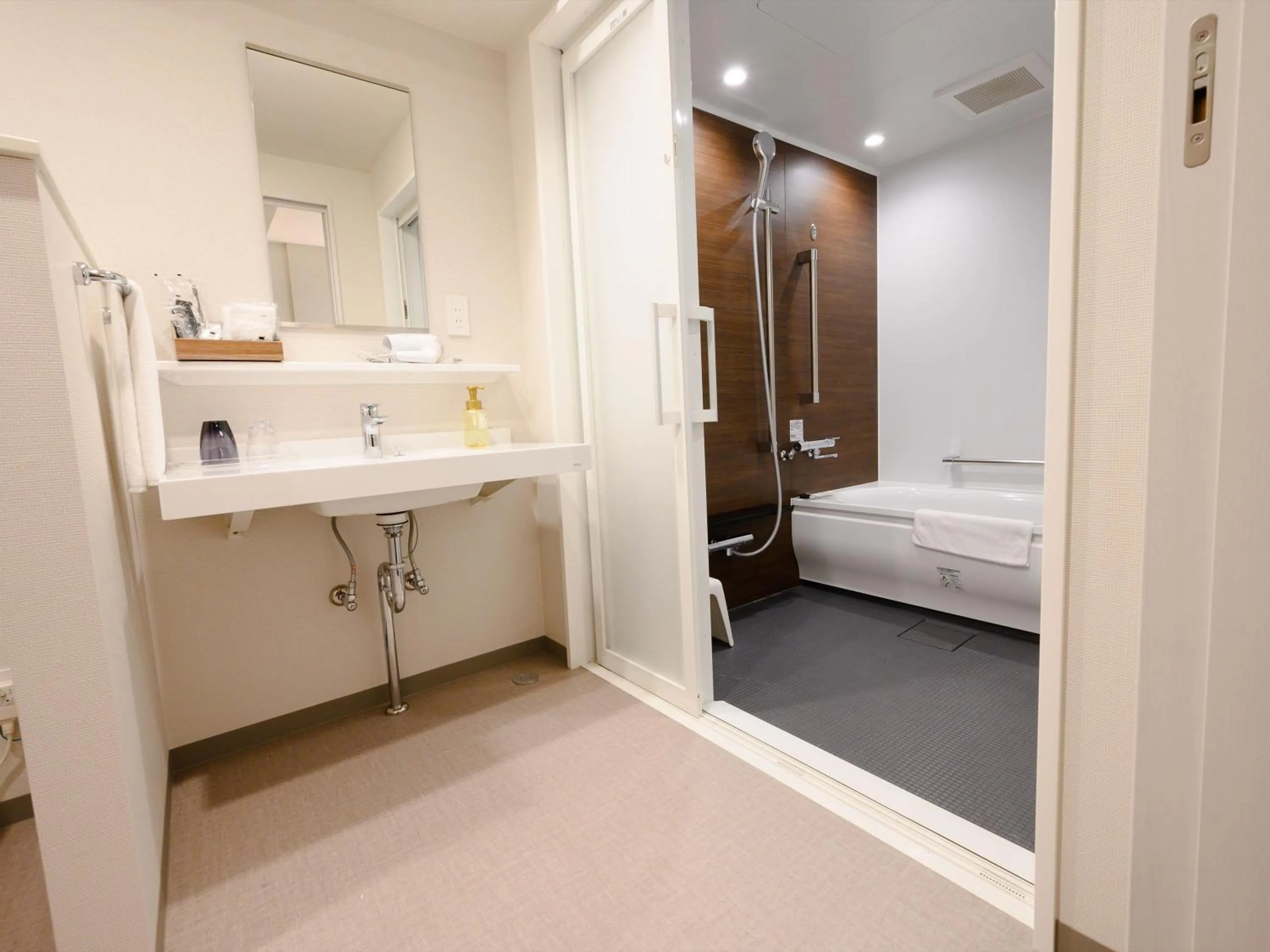 Shower in Henn na Hotel Premier Tokyo Asakusa Tawaramachi