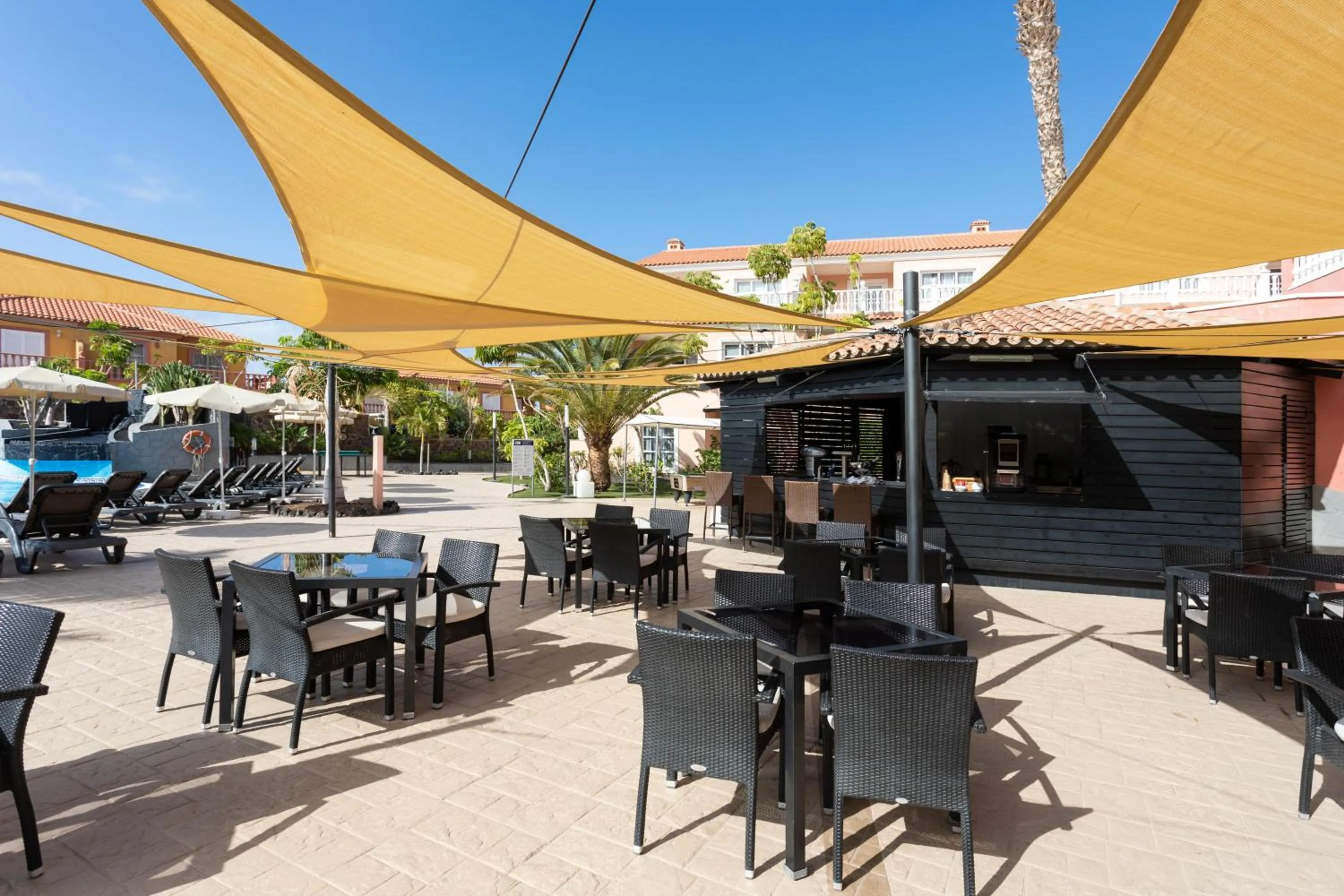 Lounge or bar in Hotel El Duque