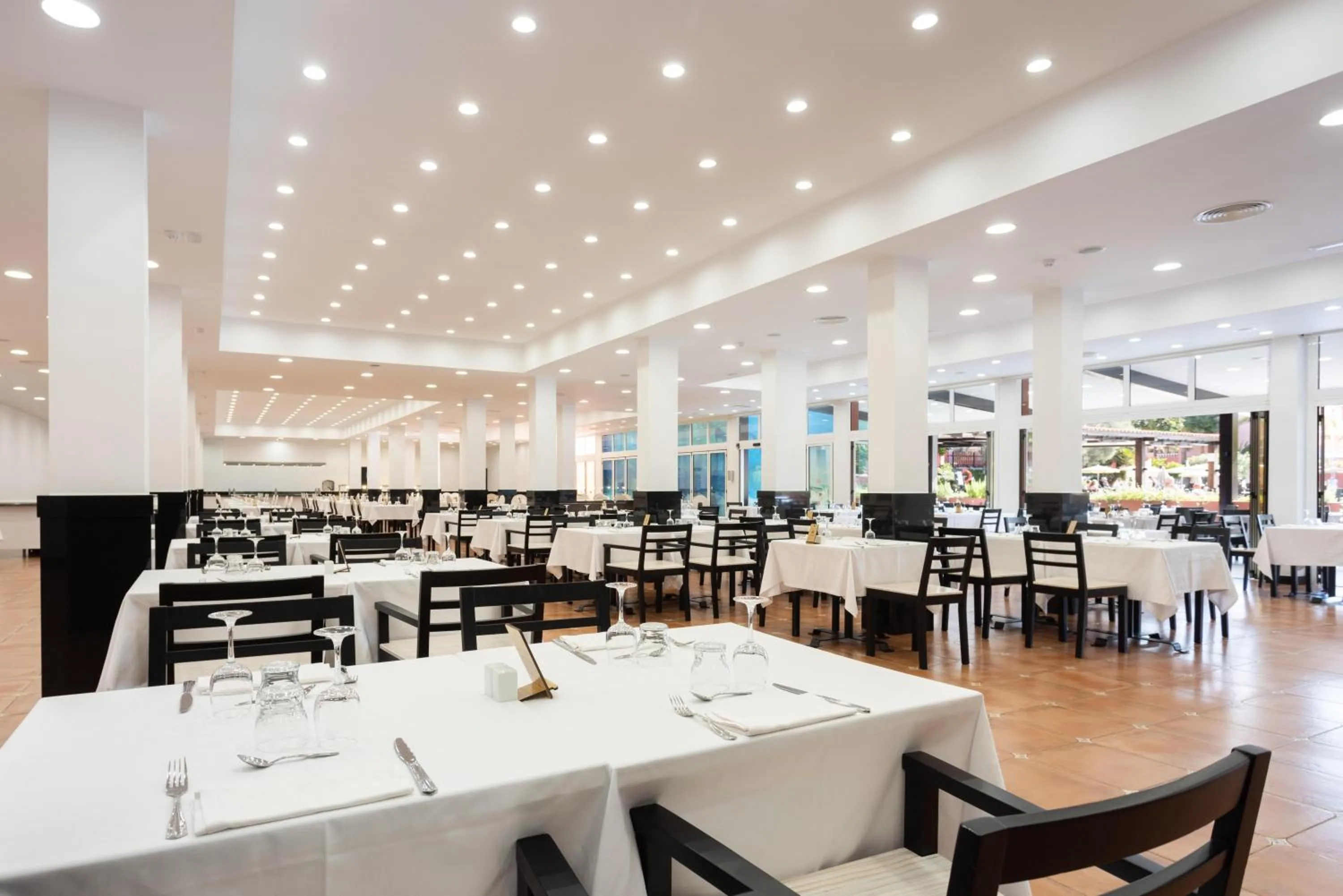 Restaurant/places to eat in Hotel El Duque