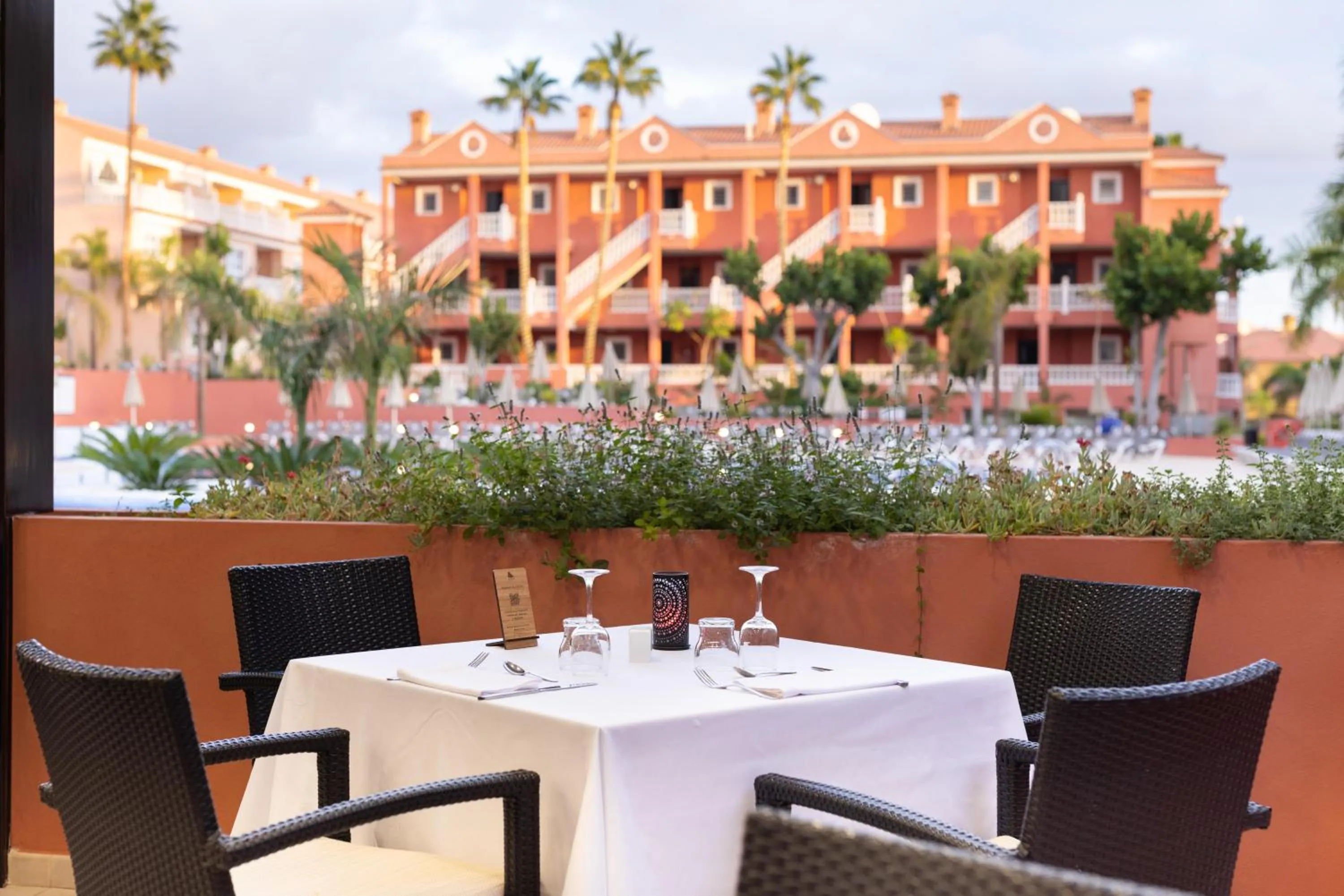 Restaurant/places to eat in Hotel El Duque