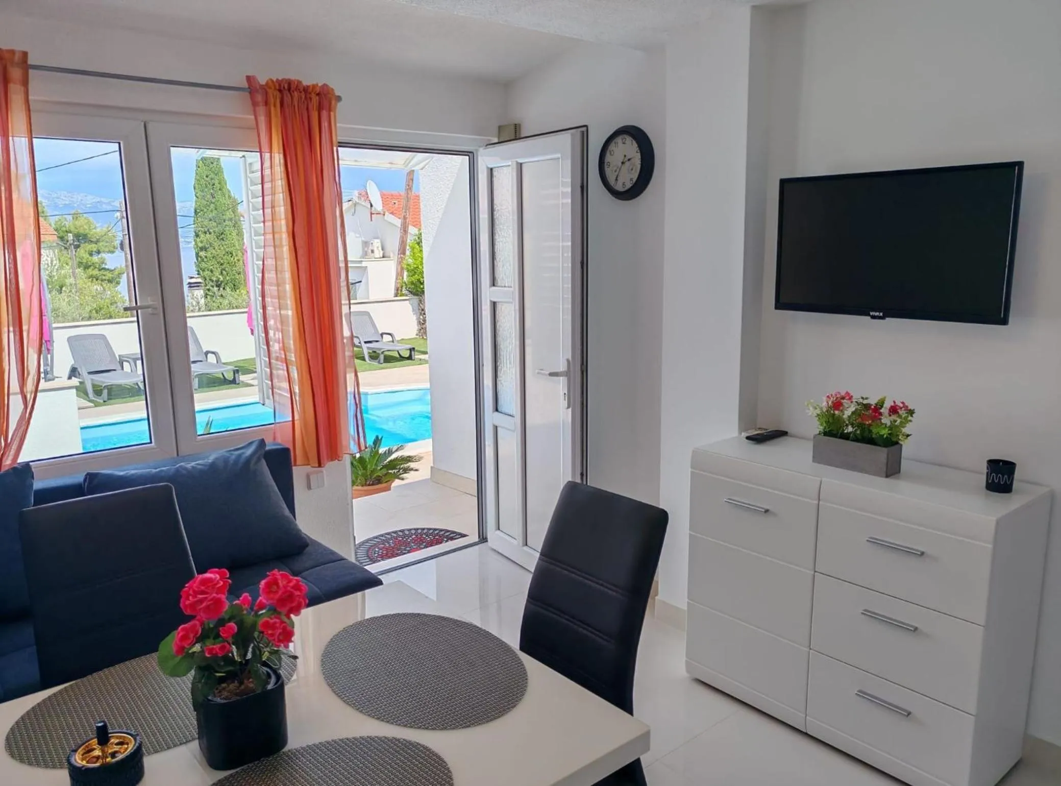 Living room in Apartments Mihovilovic - 50 m from beach