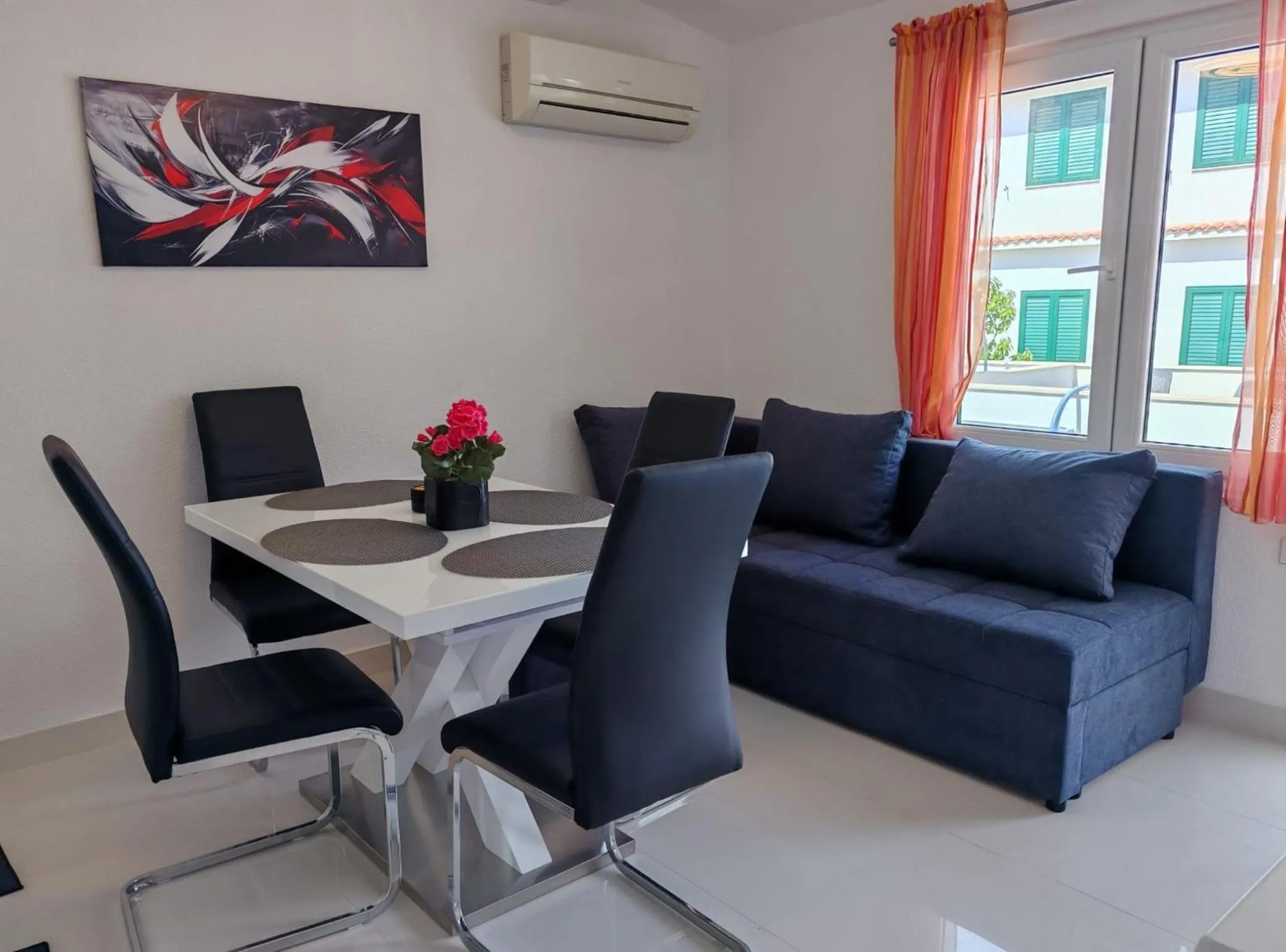 Living room in Apartments Mihovilovic - 50 m from beach