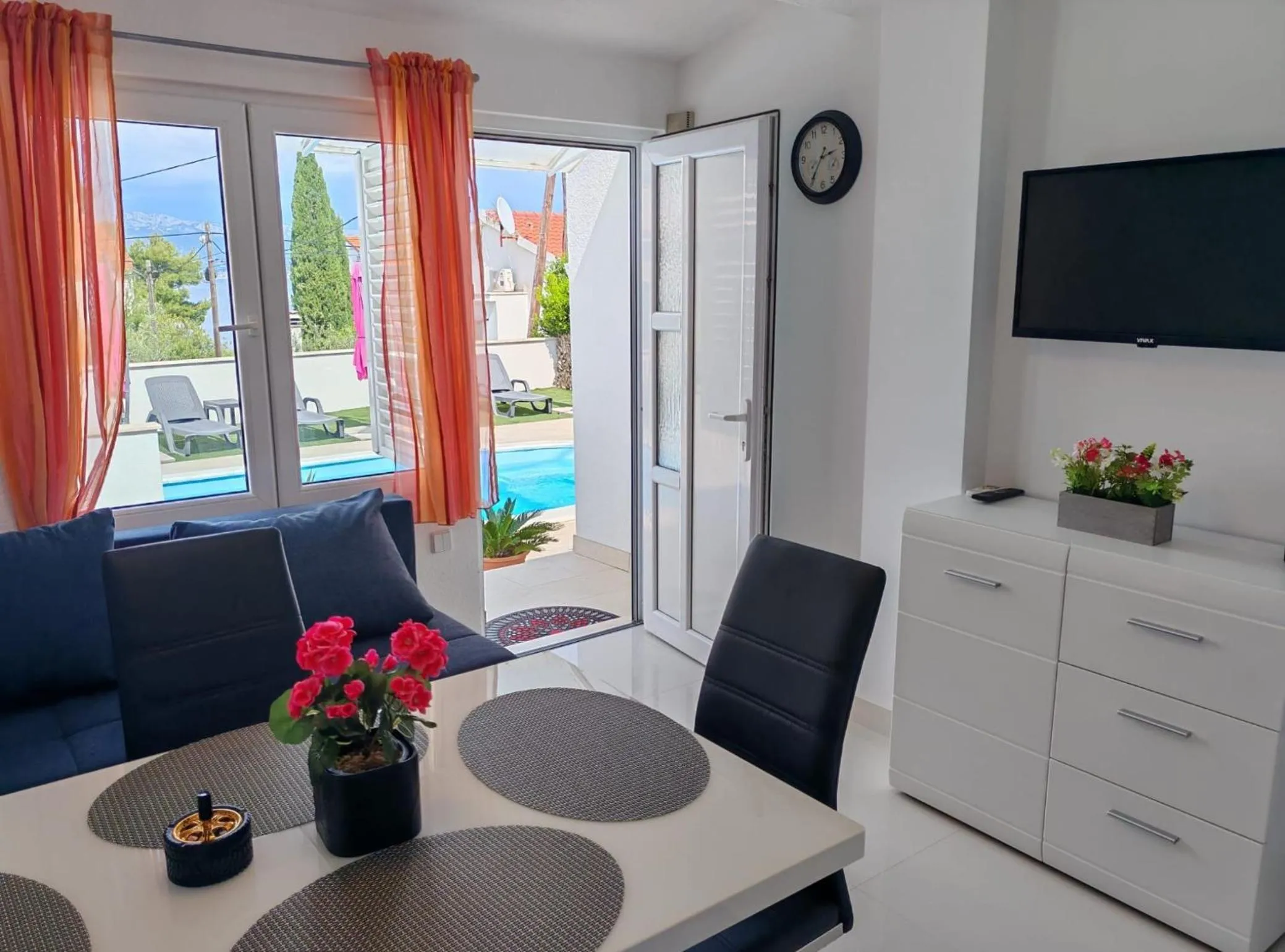 Living room in Apartments Mihovilovic - 50 m from beach