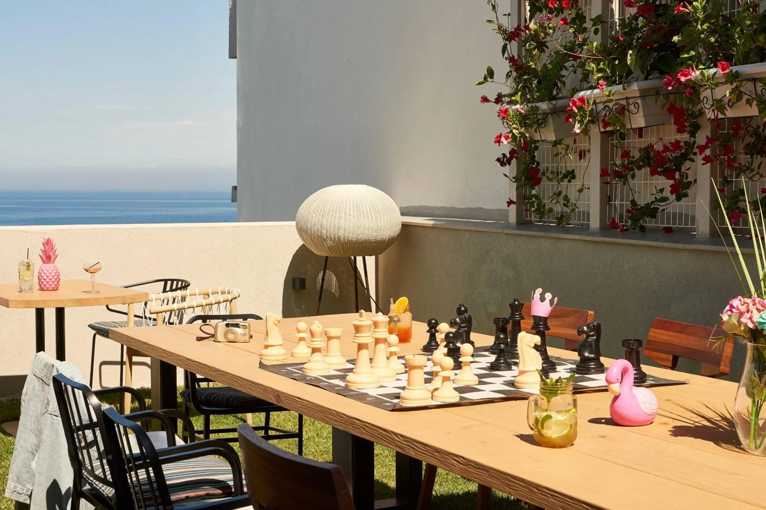 Lounge or bar in Moxy Patra Marina