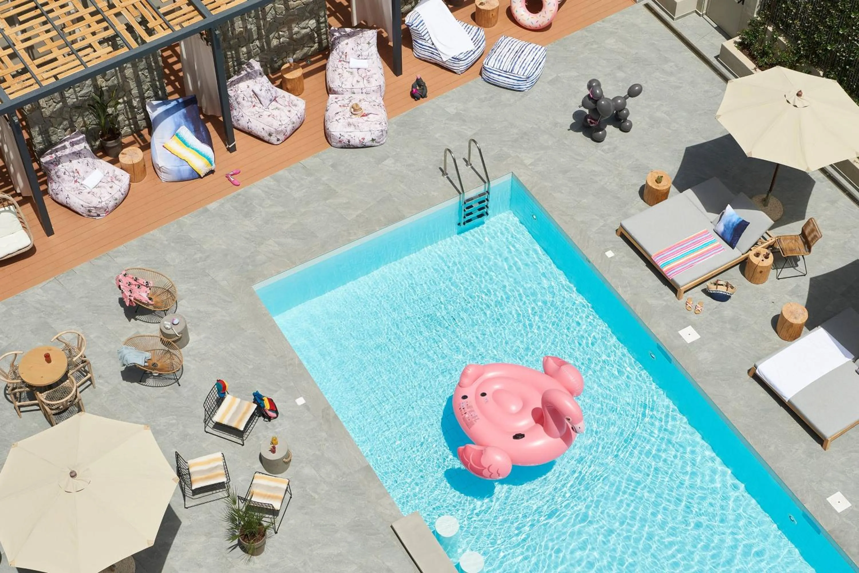 Swimming pool in Moxy Patra Marina