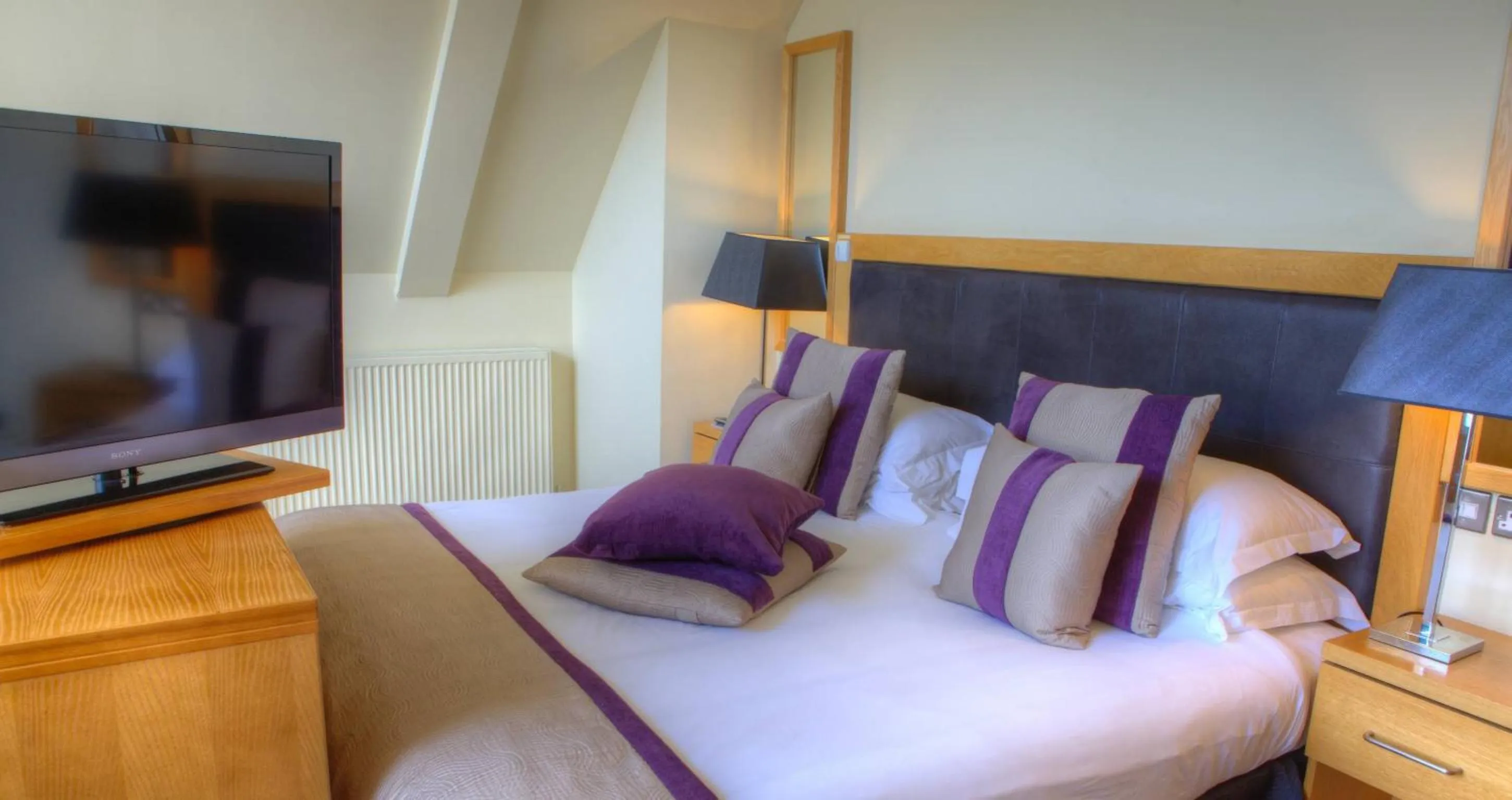 Bedroom, Bed in The Grand Hotel