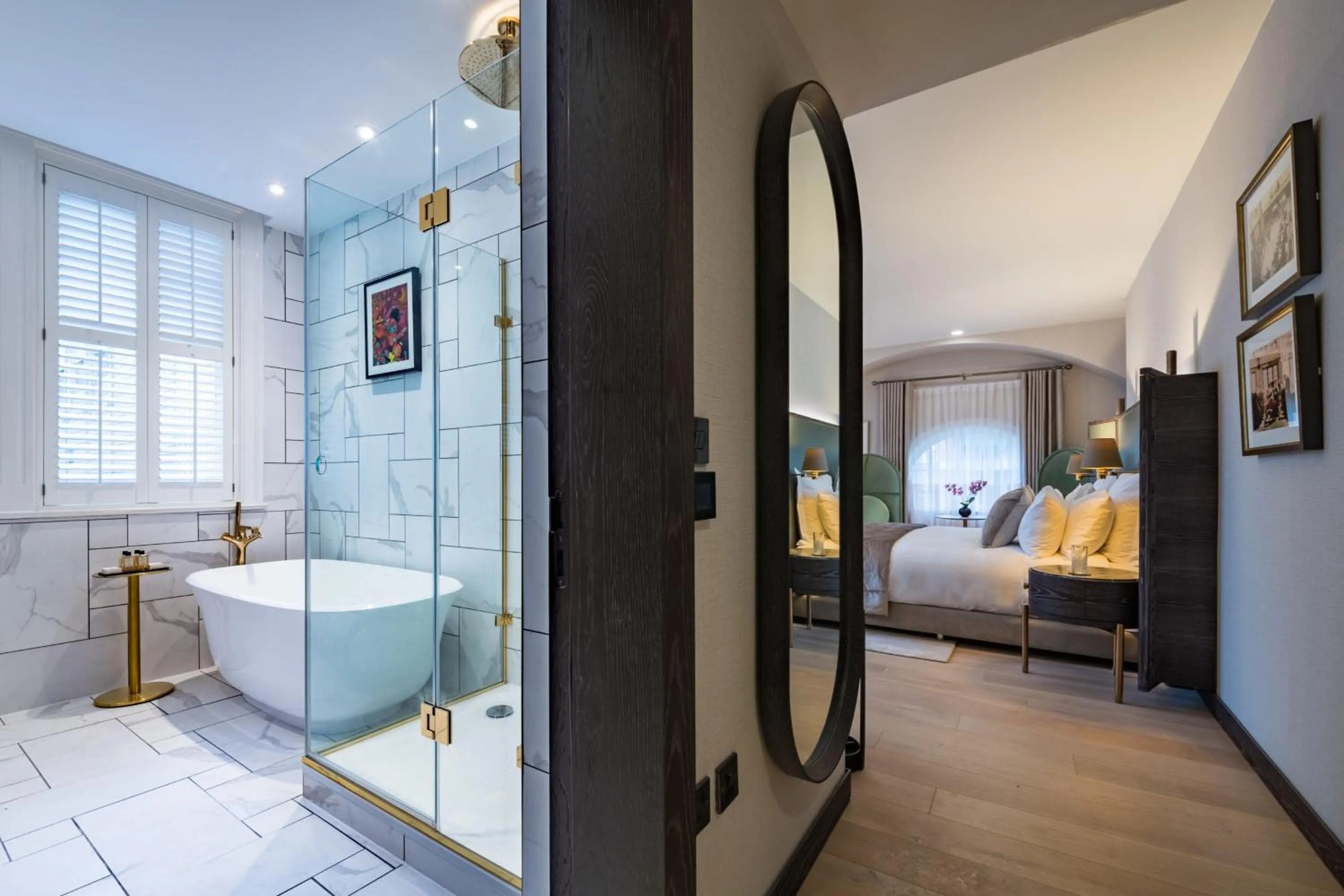 Bathroom, Bed in Stock Exchange Hotel, Manchester, Autograph Collection