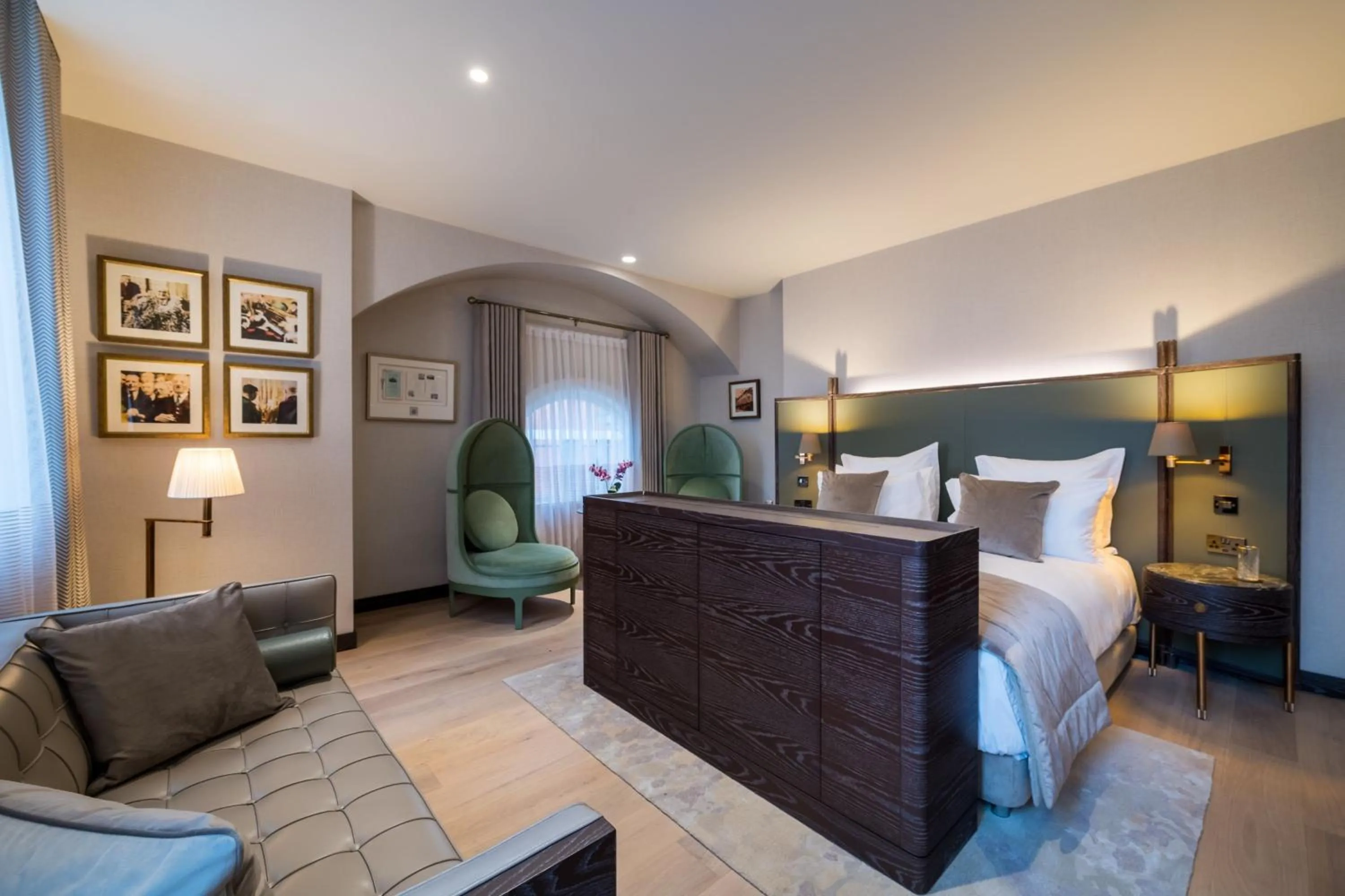 Photo of the whole room, Bed in Stock Exchange Hotel, Manchester, Autograph Collection