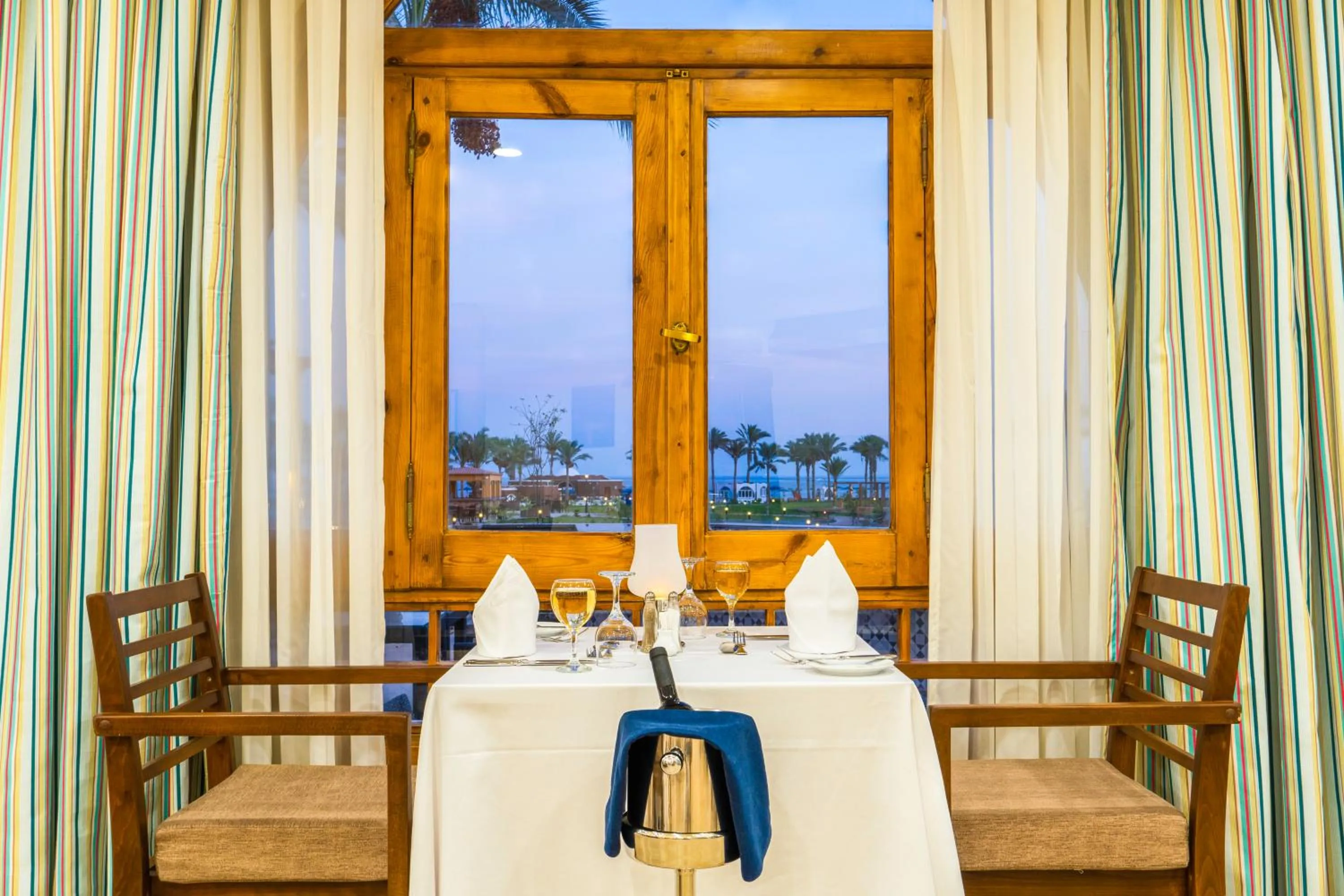 Restaurant/places to eat, Bed in Safir Dahab Resort