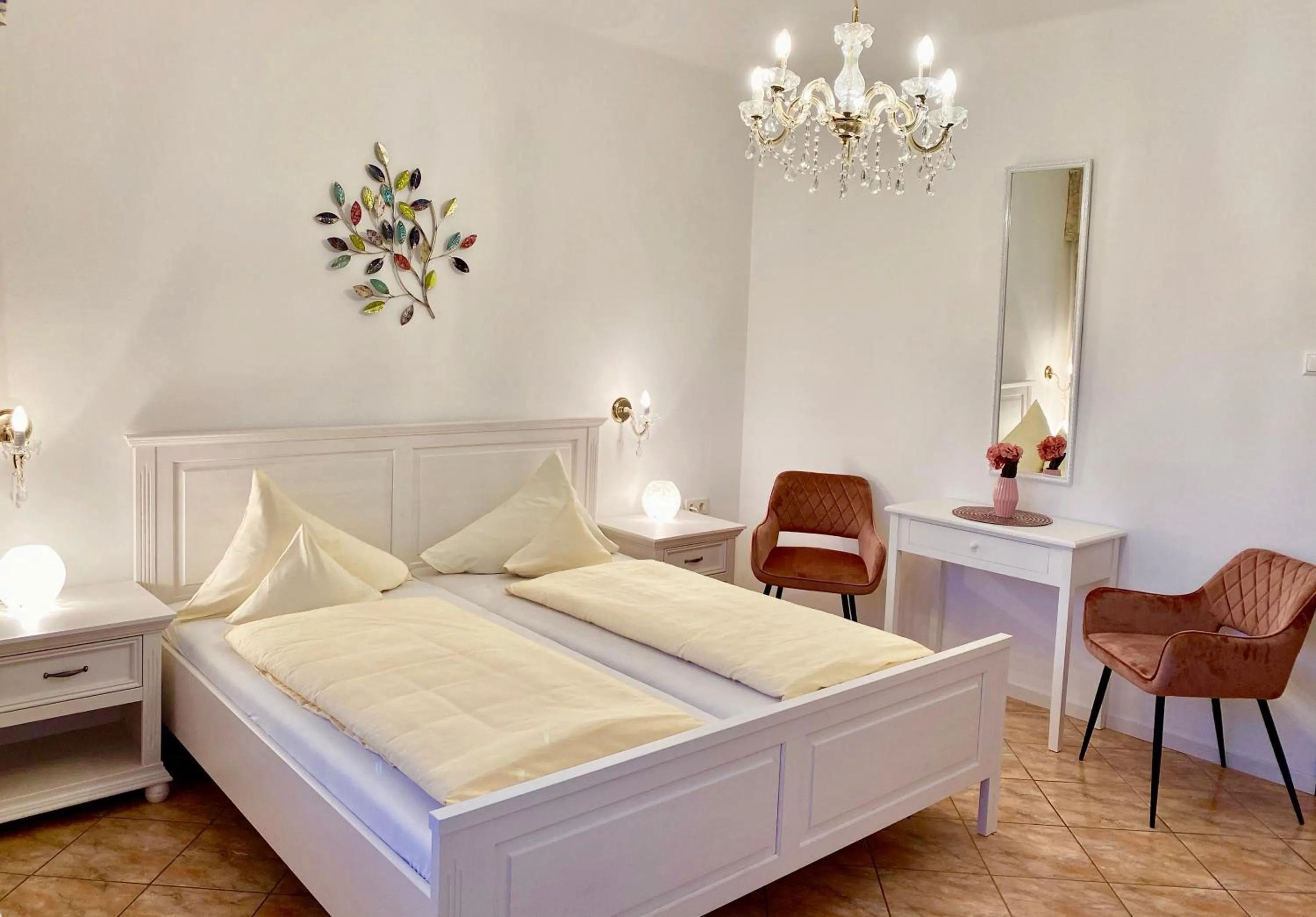 Summer, Bed in Hotel Nikolasch