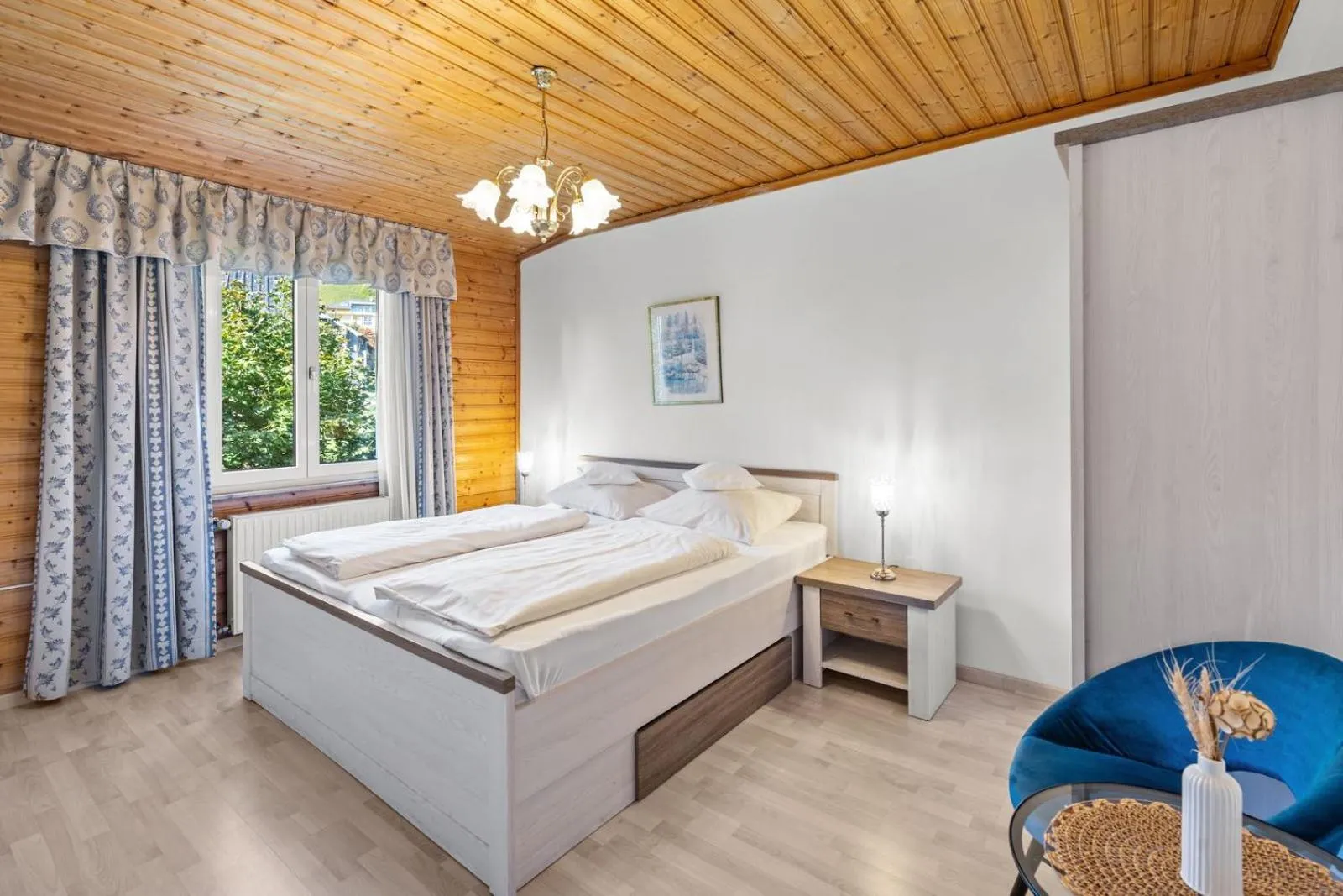 Neighbourhood, Bed in Hotel Nikolasch