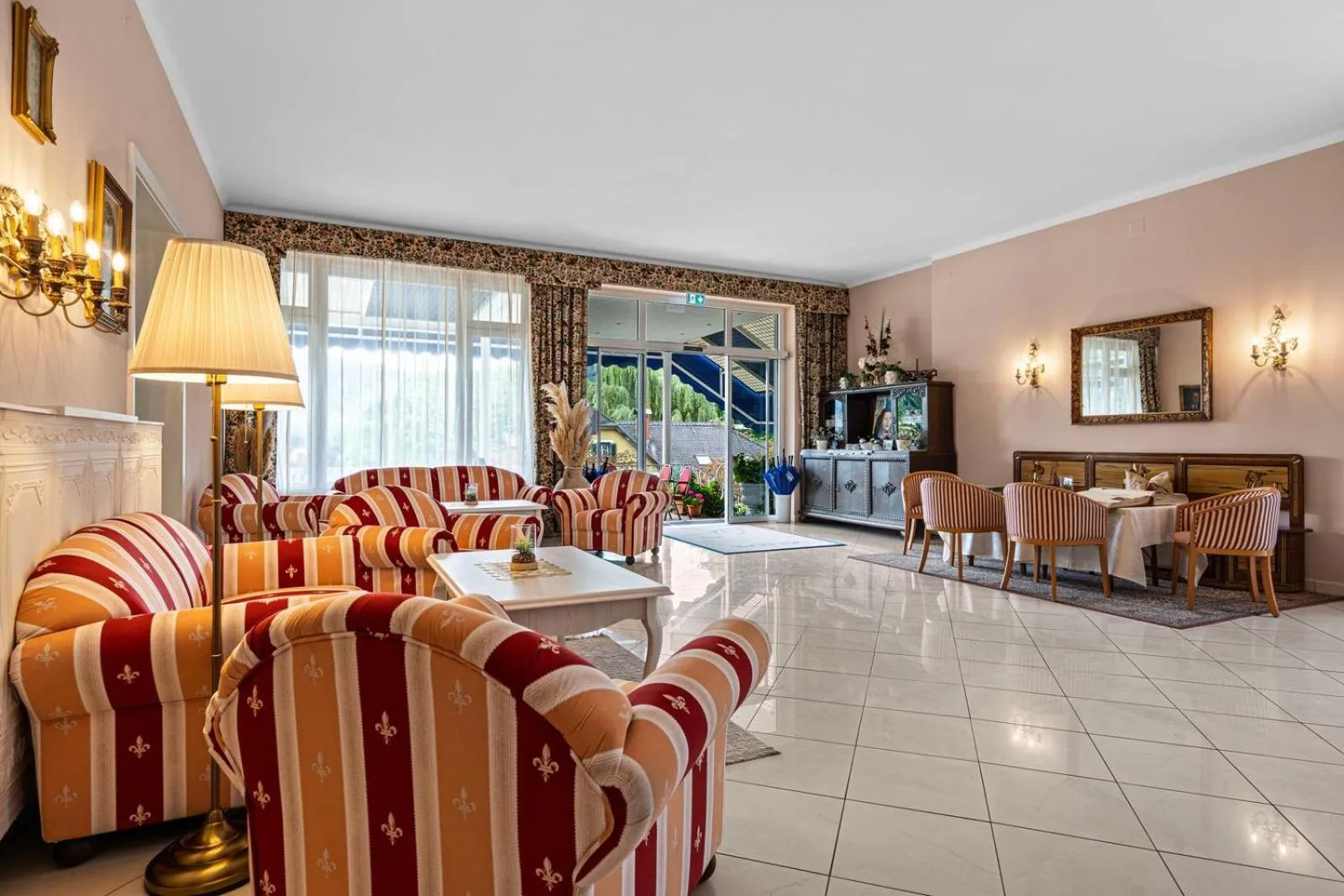 Lobby or reception in Hotel Nikolasch