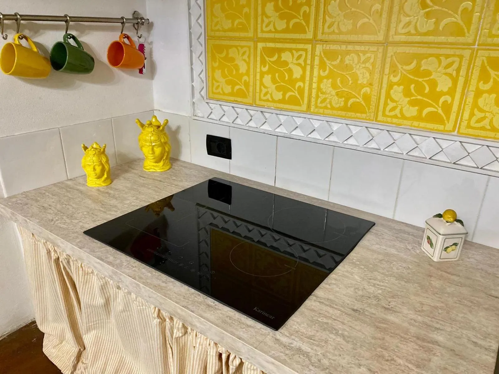 Dining area in Loft con giardino in zona Appia Antica