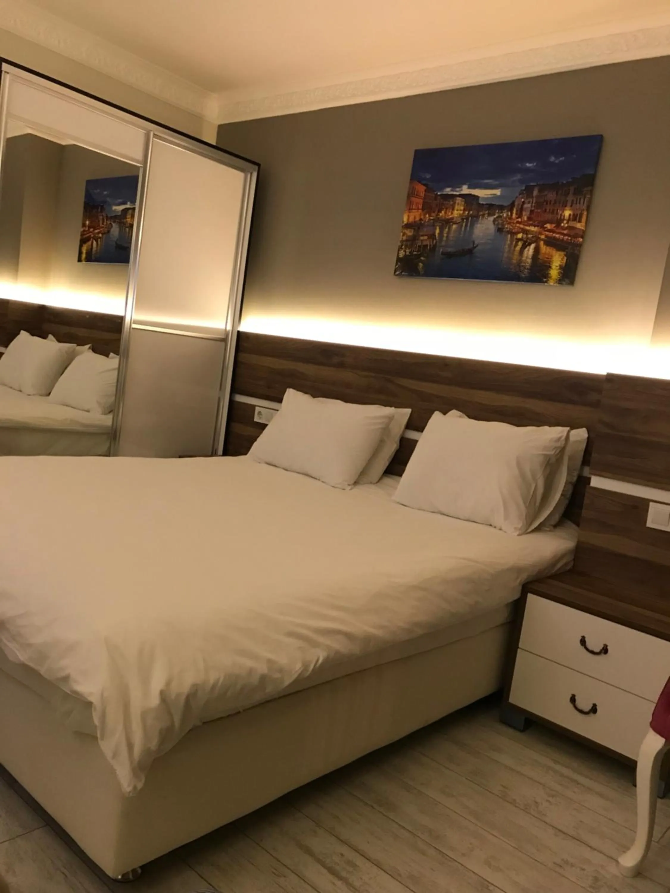 Bed in ANKARA ATLANTİK OTEL