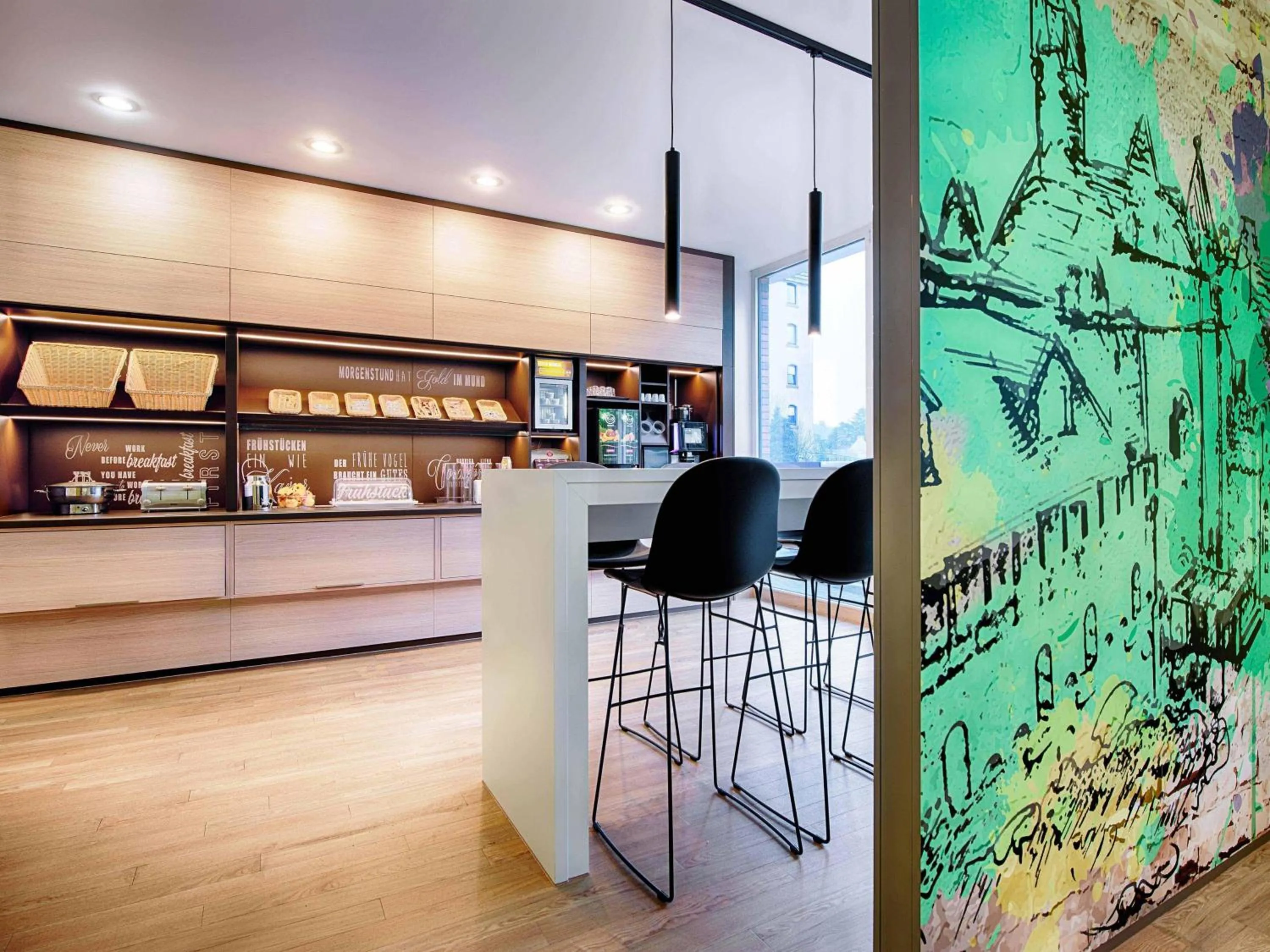 Lounge or bar in B&B Hotel Kassel-City