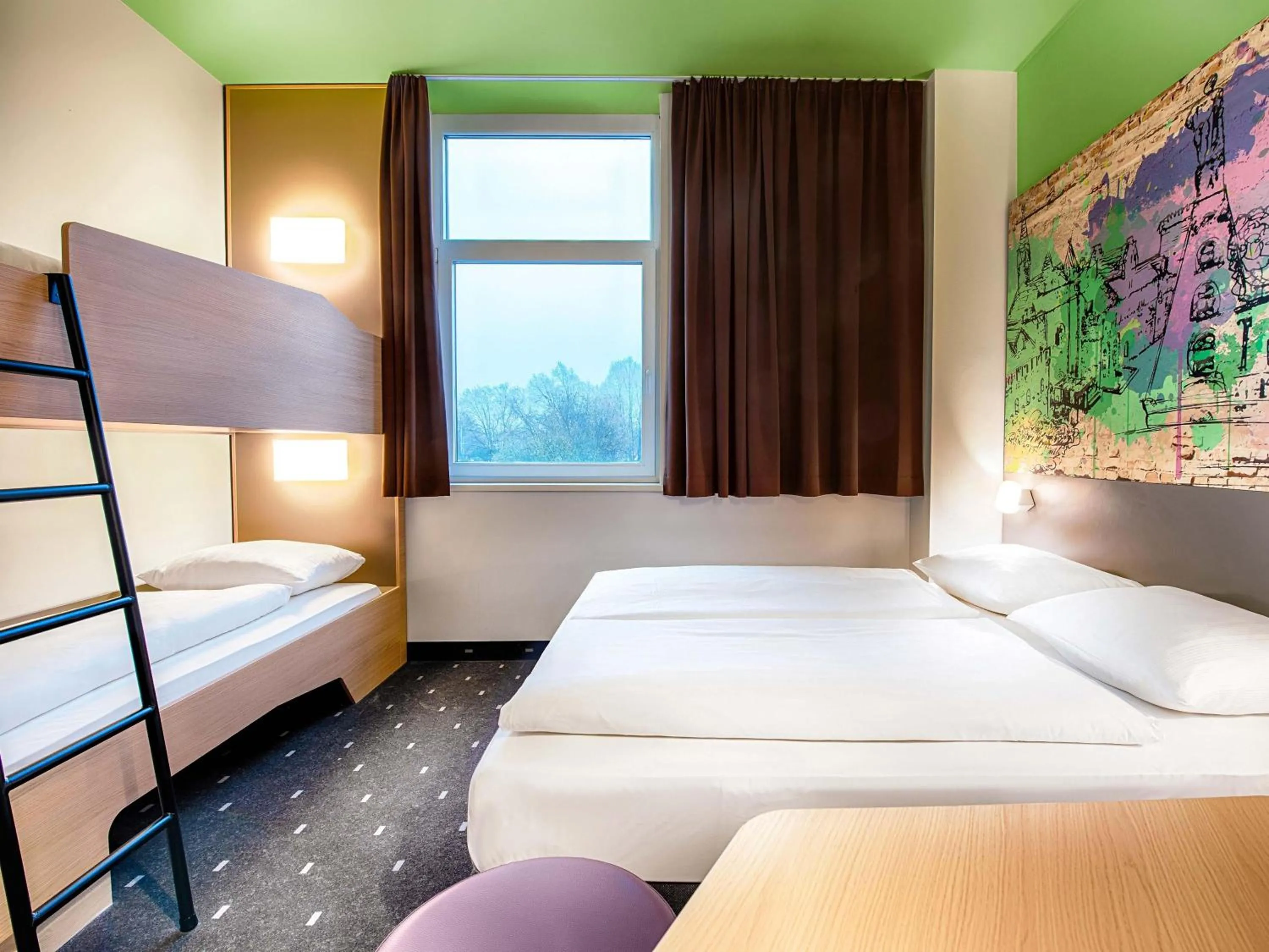 Photo of the whole room, Bed in B&B Hotel Kassel-City