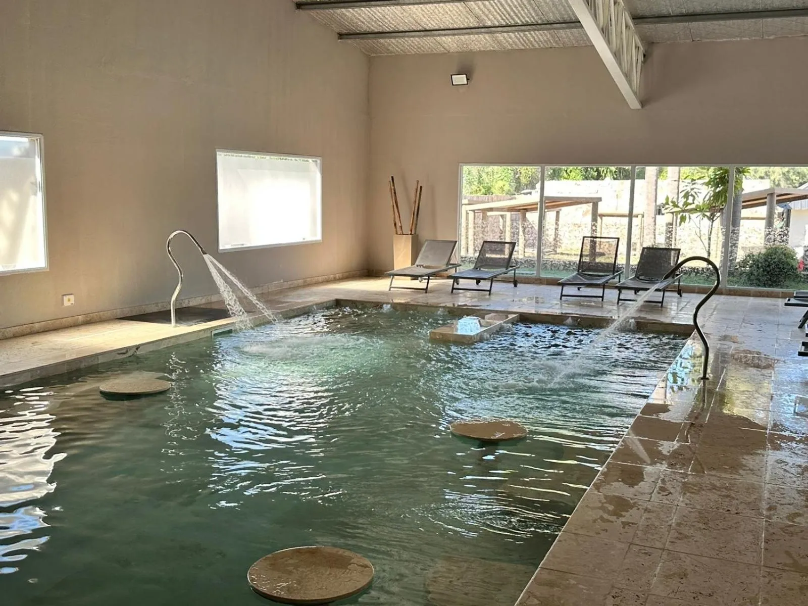 Howard Johnson Marinas & Resort