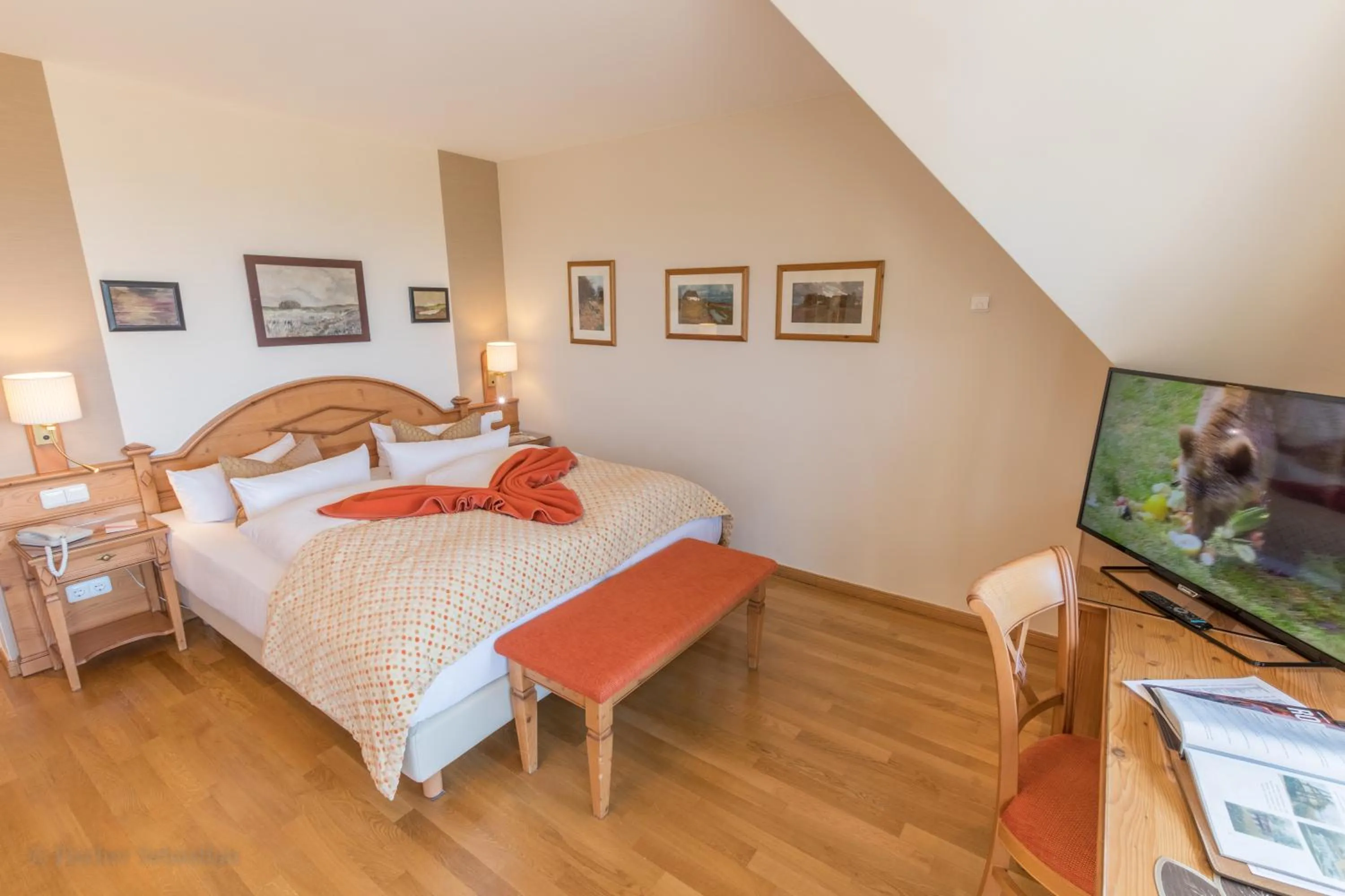 Bedroom, Bed in Romantik Hotel Namenlos