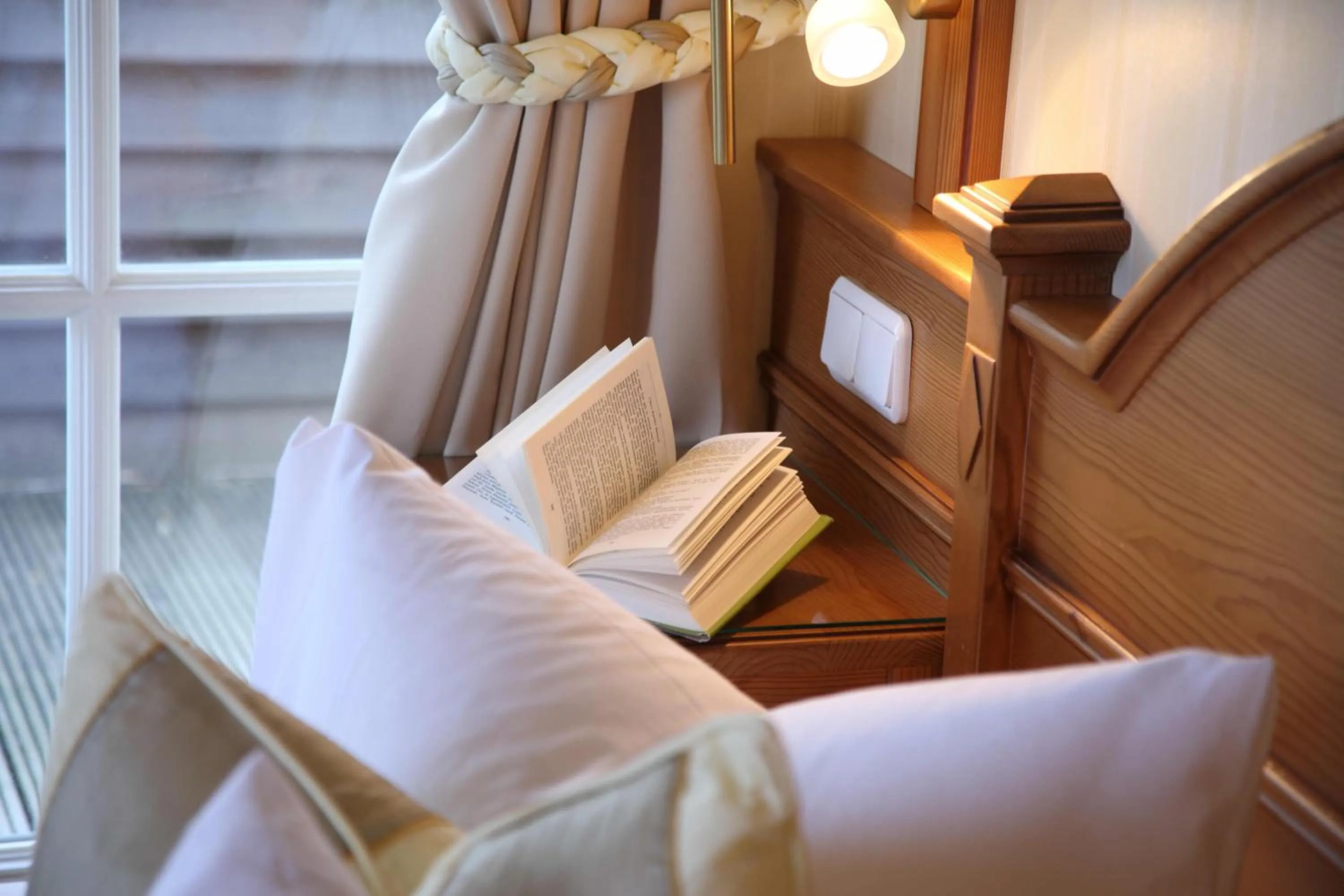 Decorative detail, Bed in Romantik Hotel Namenlos