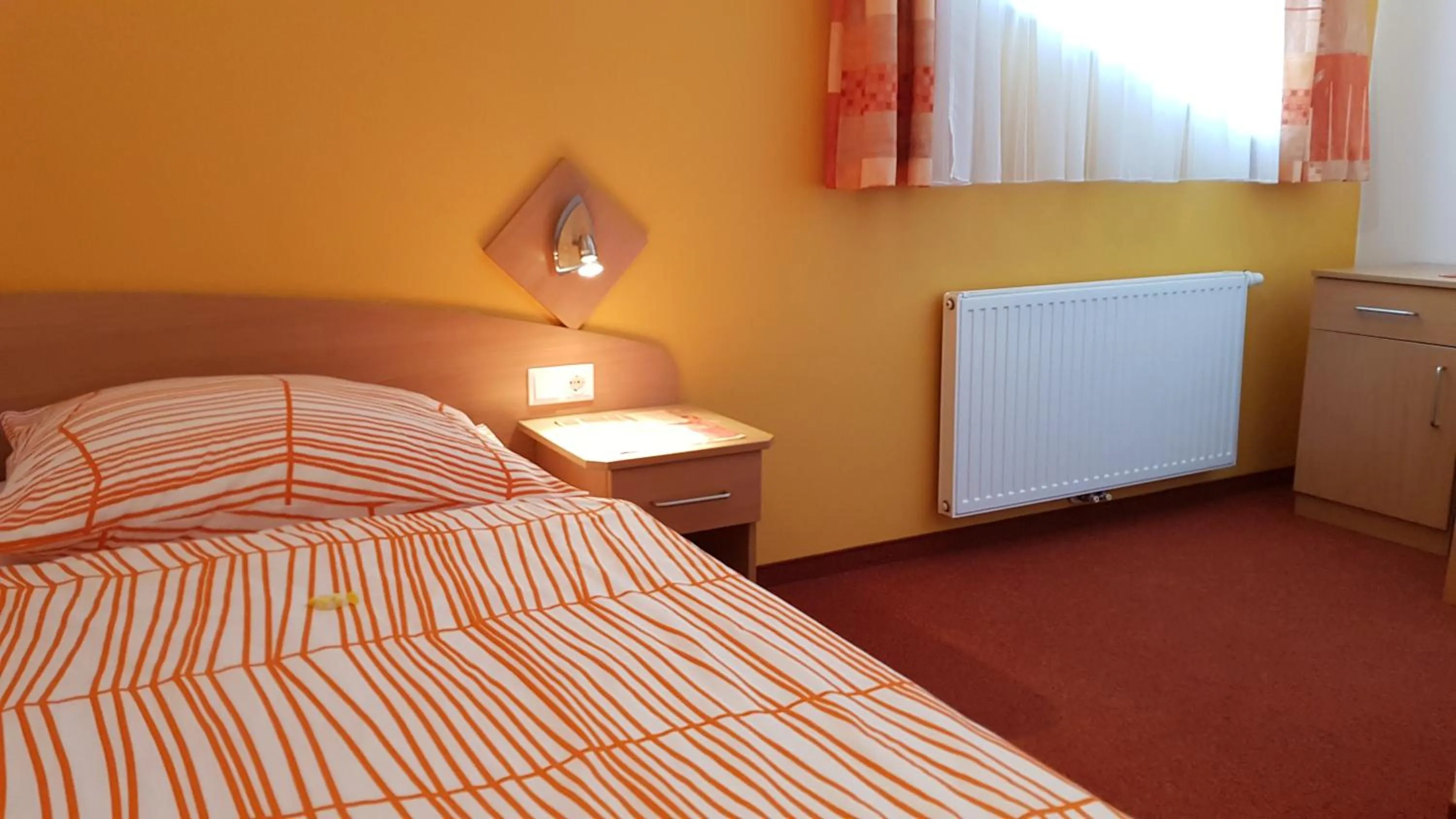 Bedroom, Bed in Roseggerhof