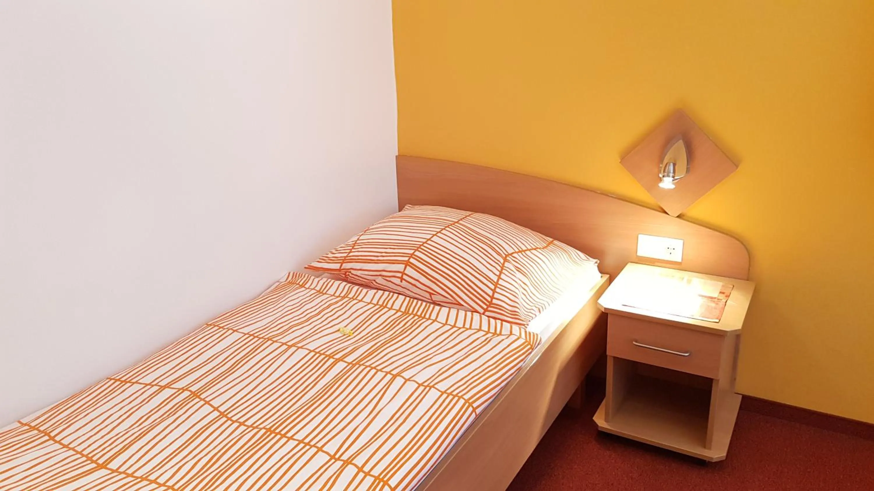 Bedroom, Bed in Roseggerhof