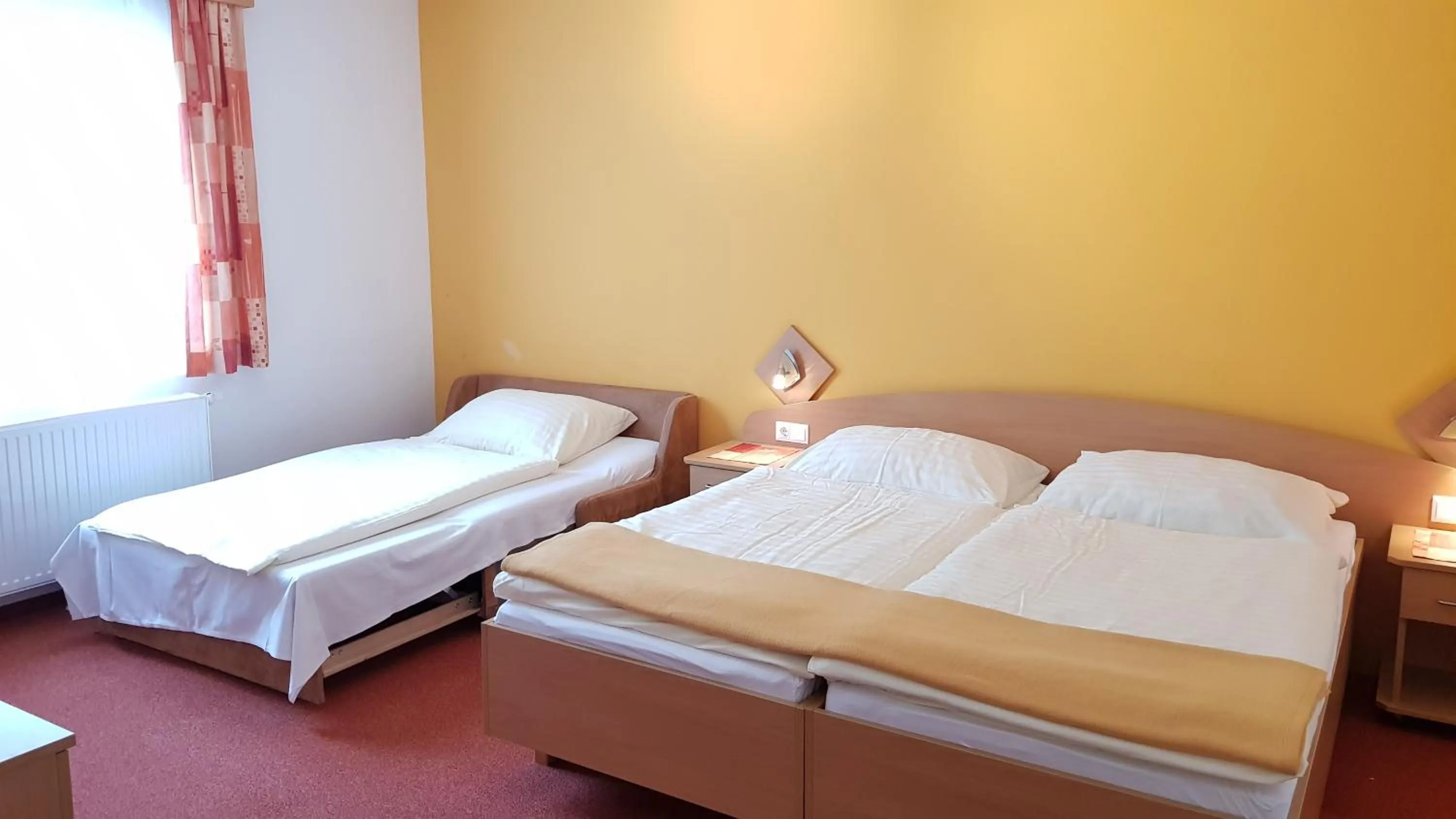 Bedroom, Bed in Roseggerhof