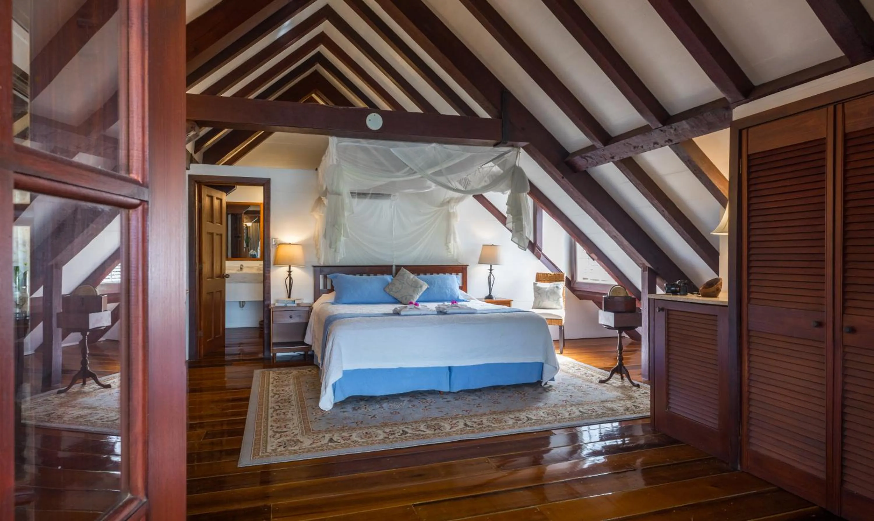 Admiral’s Deluxe Loft Suite with Sea View in Admiral's Inn and Gunpowder Suites