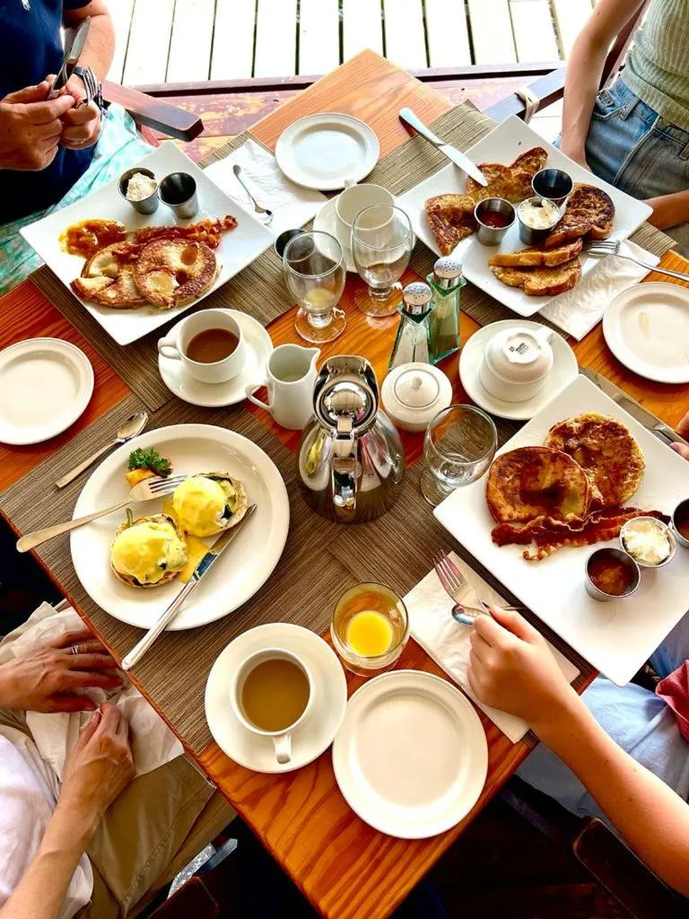 Food in Admiral's Inn and Gunpowder Suites