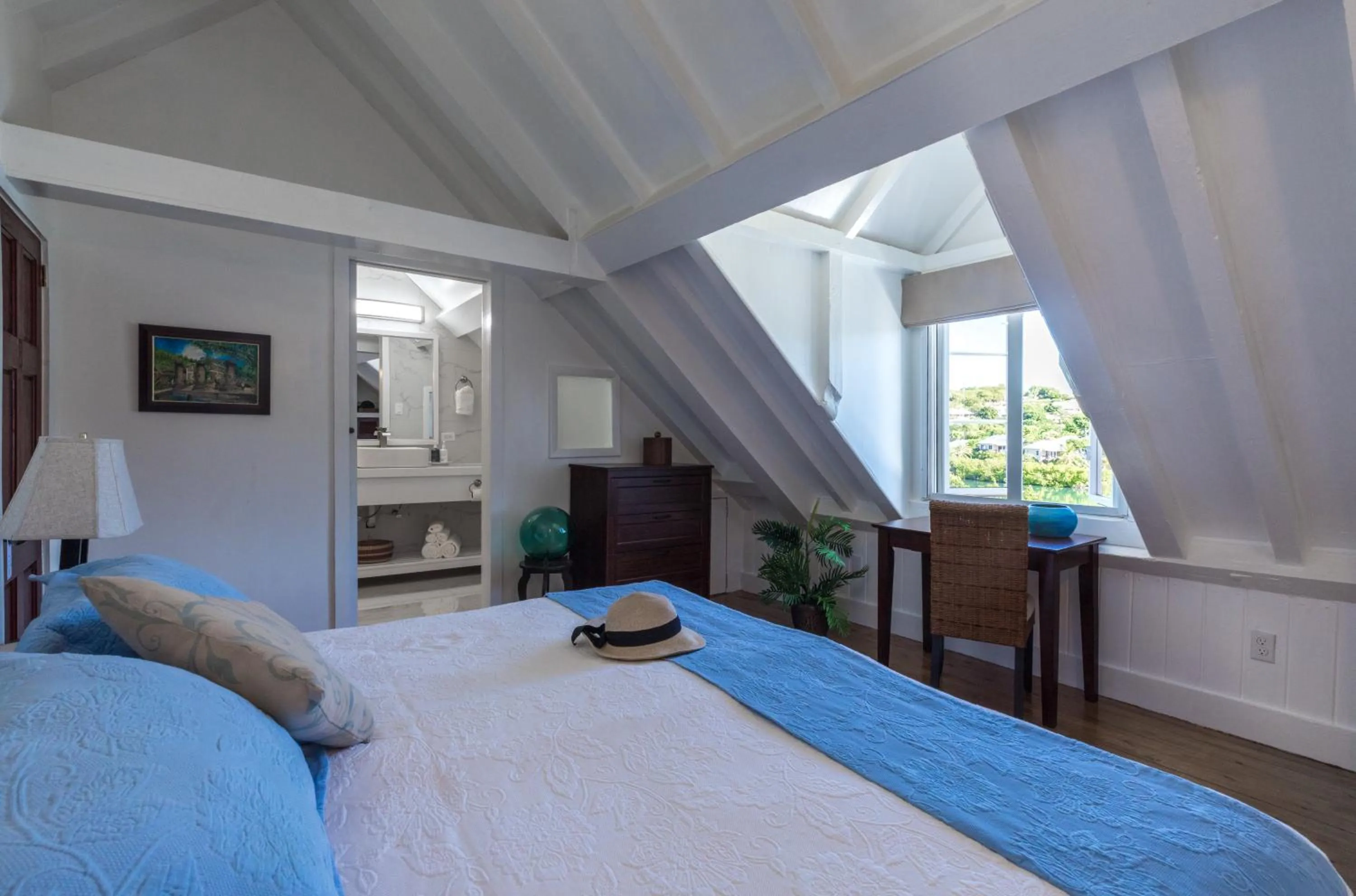 Admiral’s Superior Room with Sea View in Admiral's Inn and Gunpowder Suites