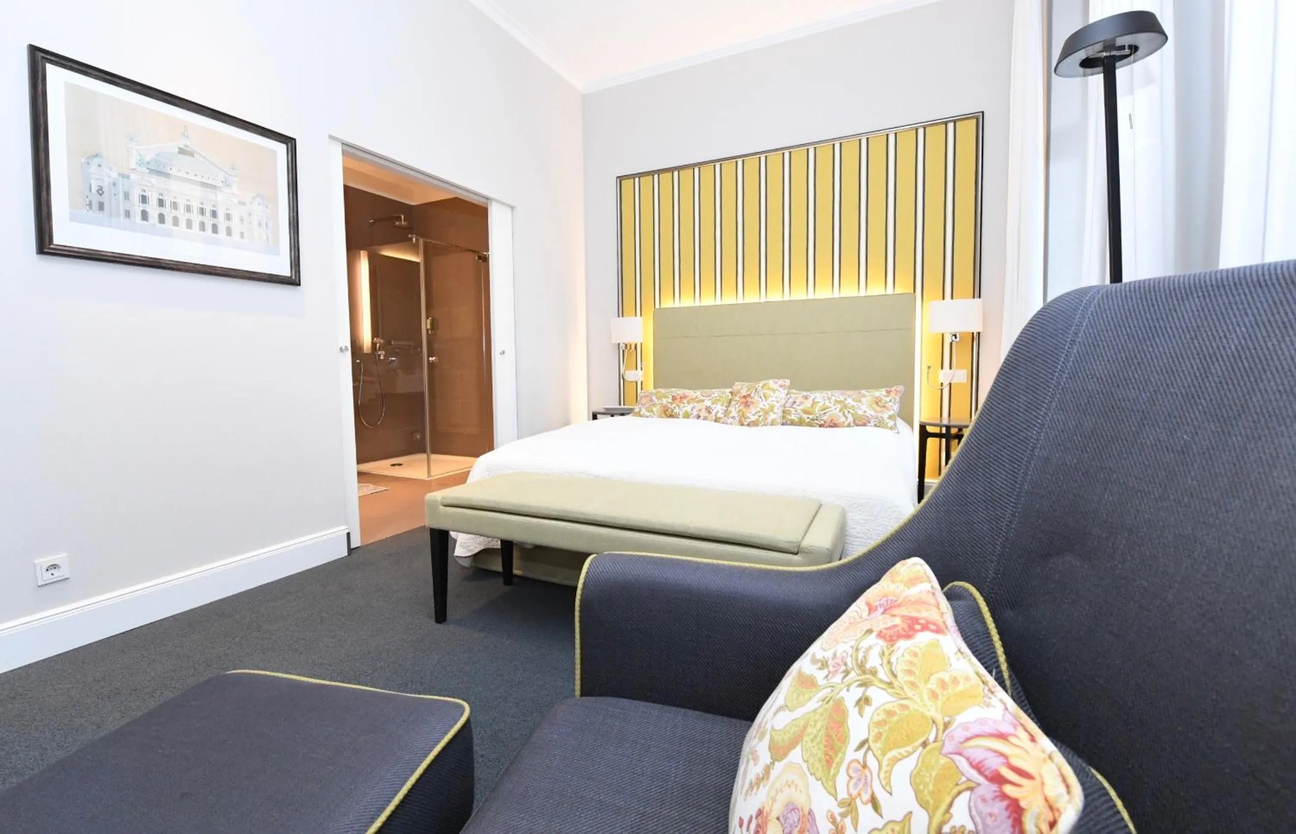 Photo of the whole room, Bed in Hotel Bischofshof am Dom