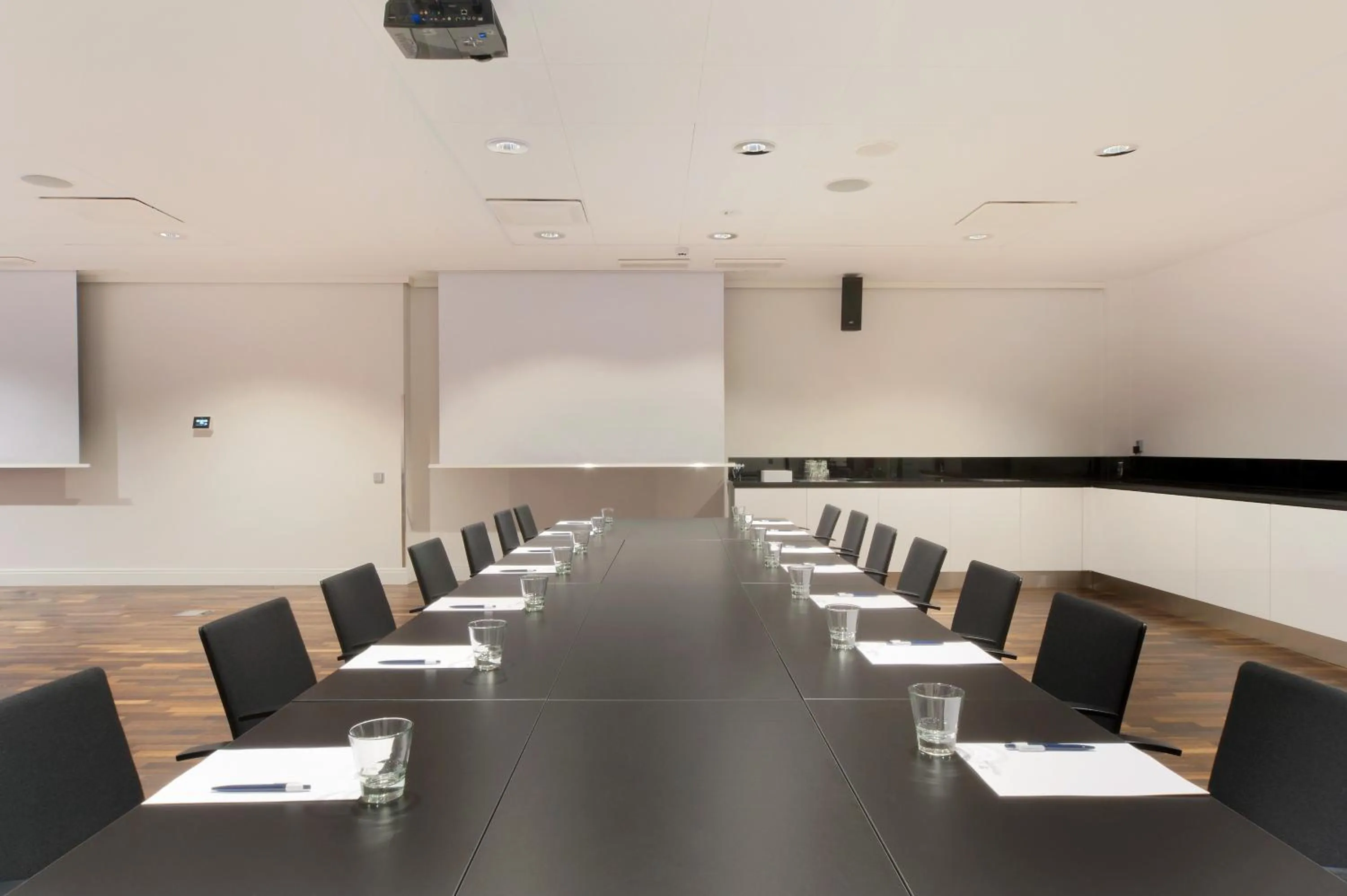 Business facilities in Solo Sokos Hotel Lahden Seurahuone