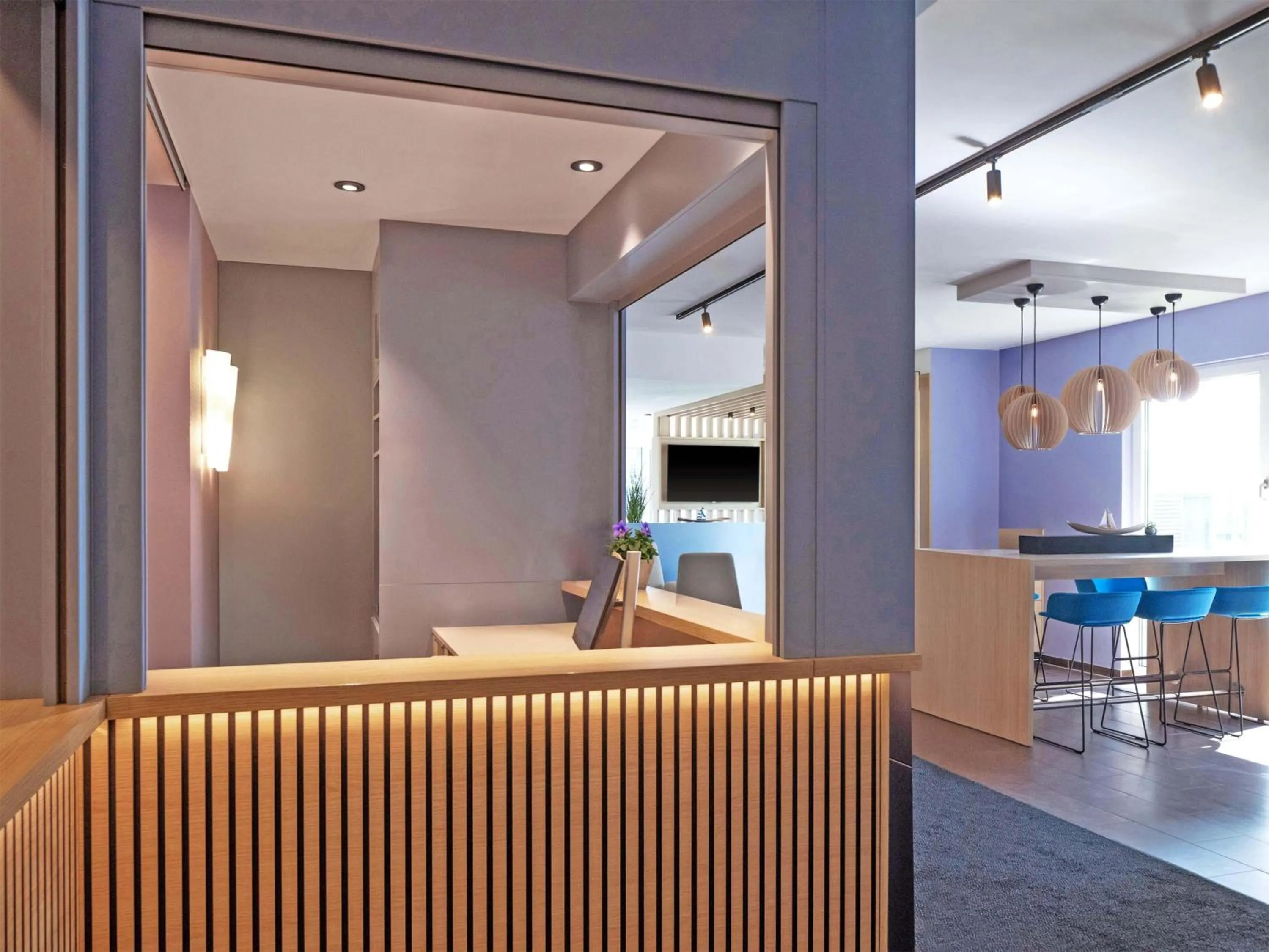 Lobby or reception in B&B Hotel Kiel-City