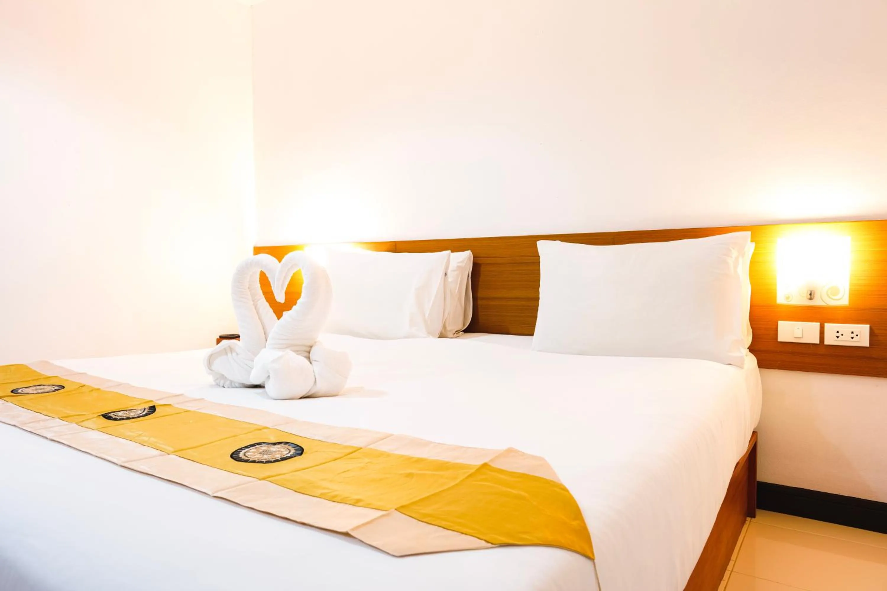 Bedroom, Bed in Neptuna Hotel