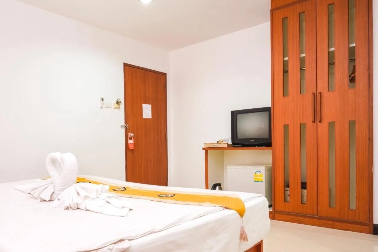 Bedroom, Bed in Neptuna Hotel