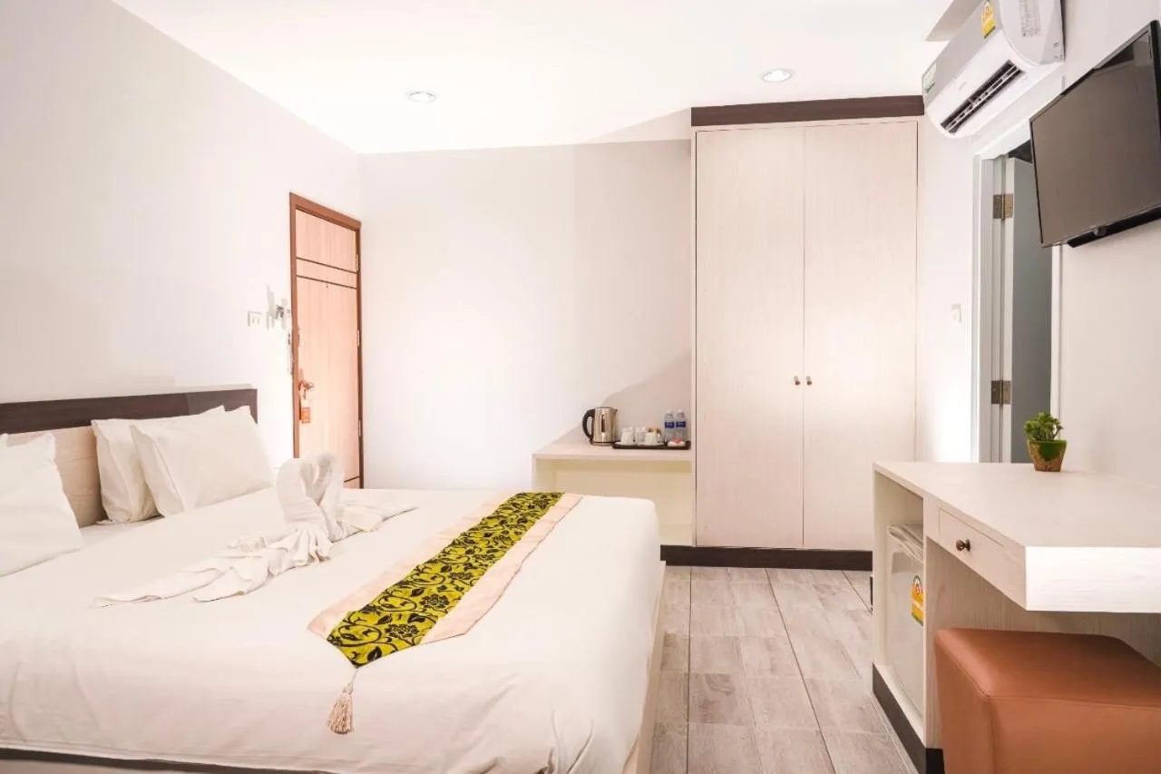 air conditioner, Bed in Neptuna Hotel