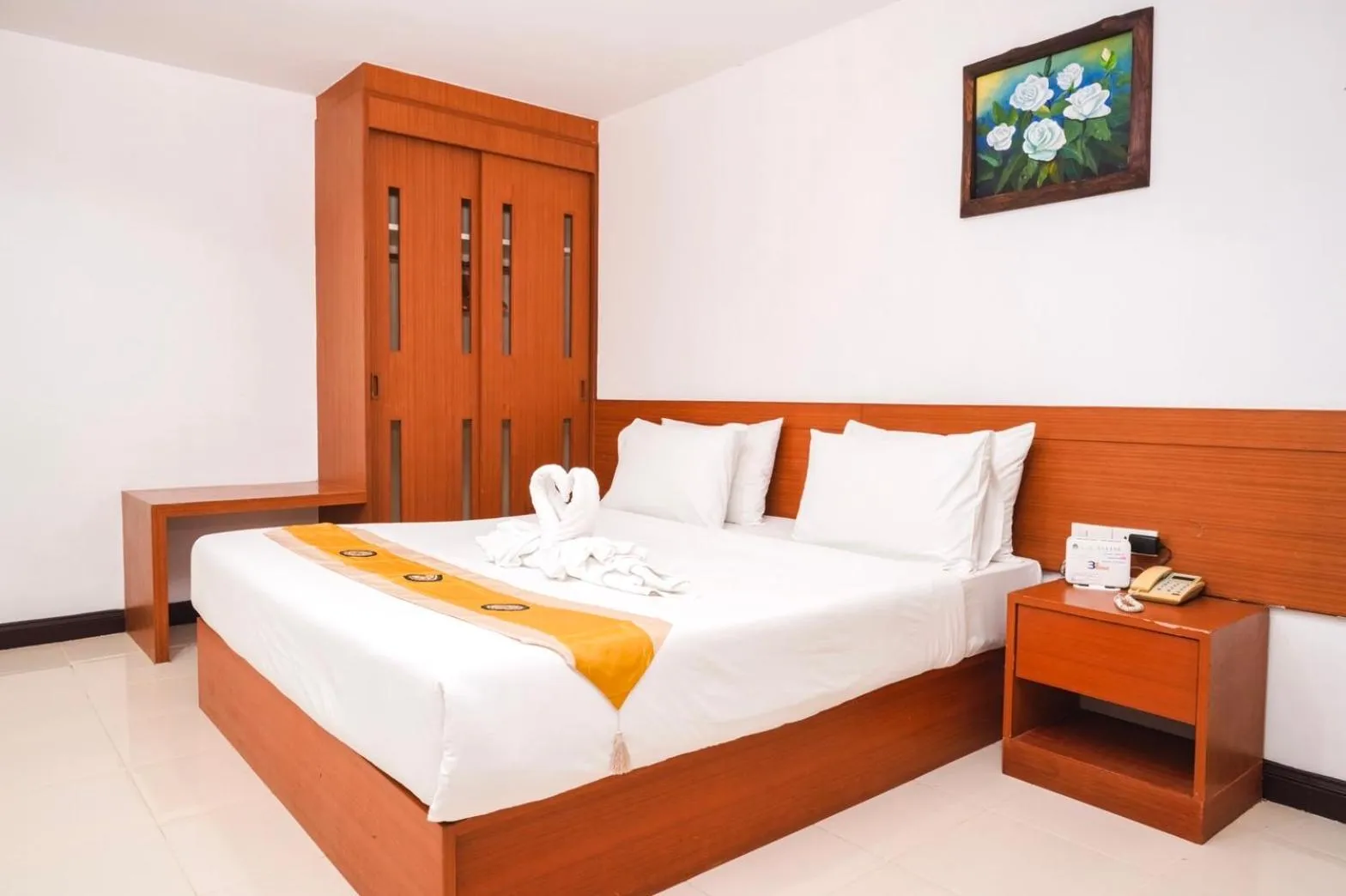 Bedroom, Bed in Neptuna Hotel