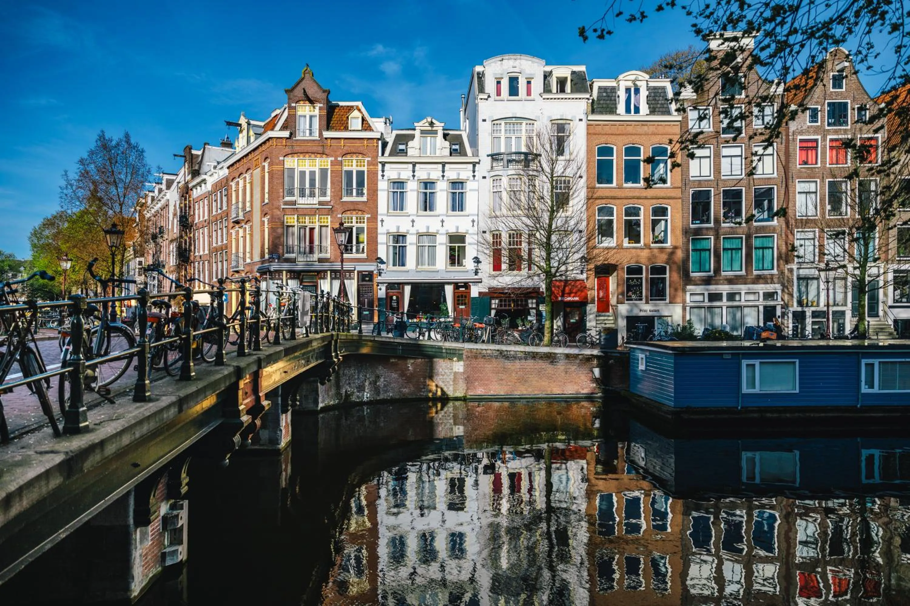 Property building in Amsterdam Wiechmann Hotel