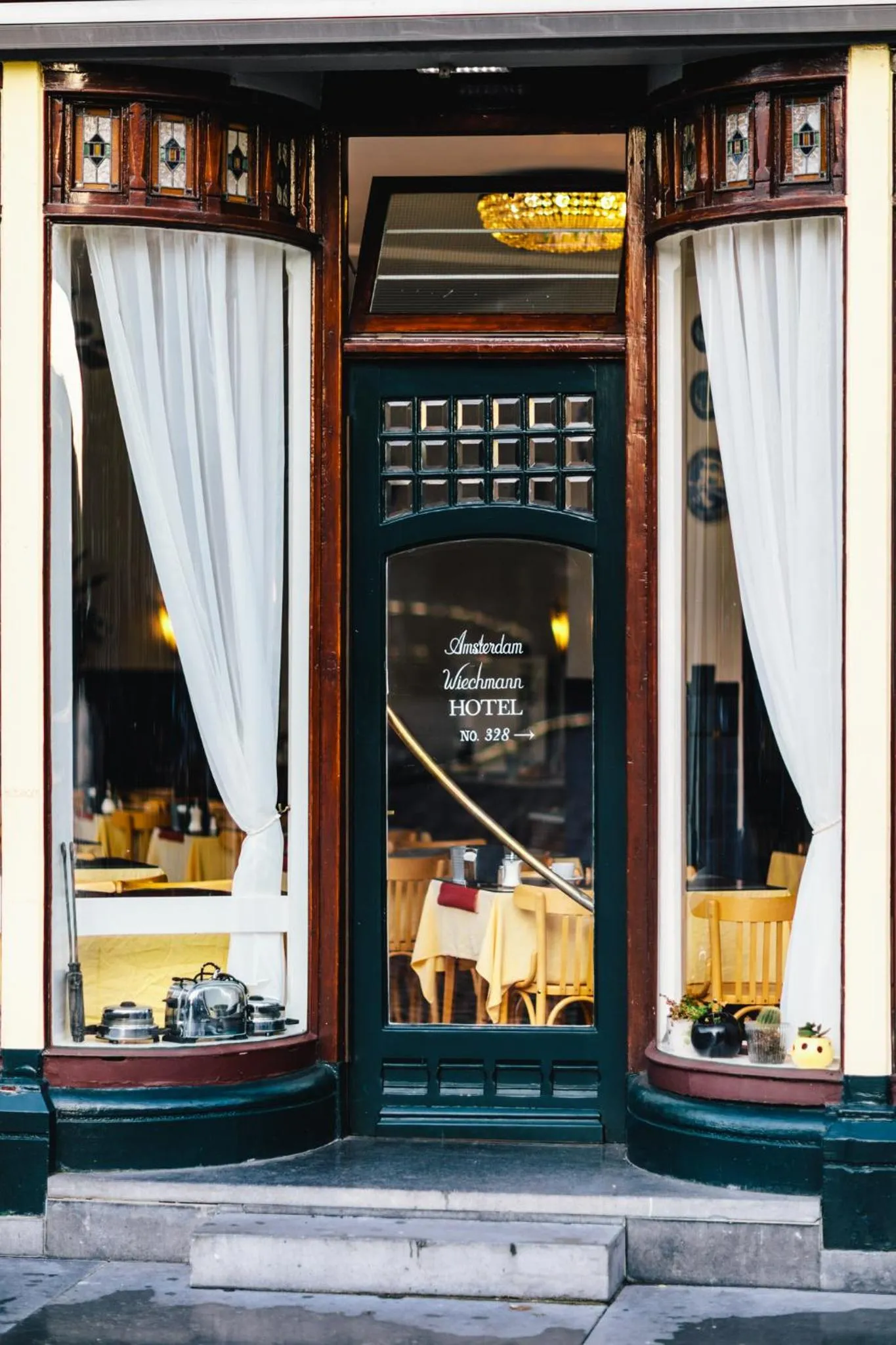 Facade/entrance in Amsterdam Wiechmann Hotel