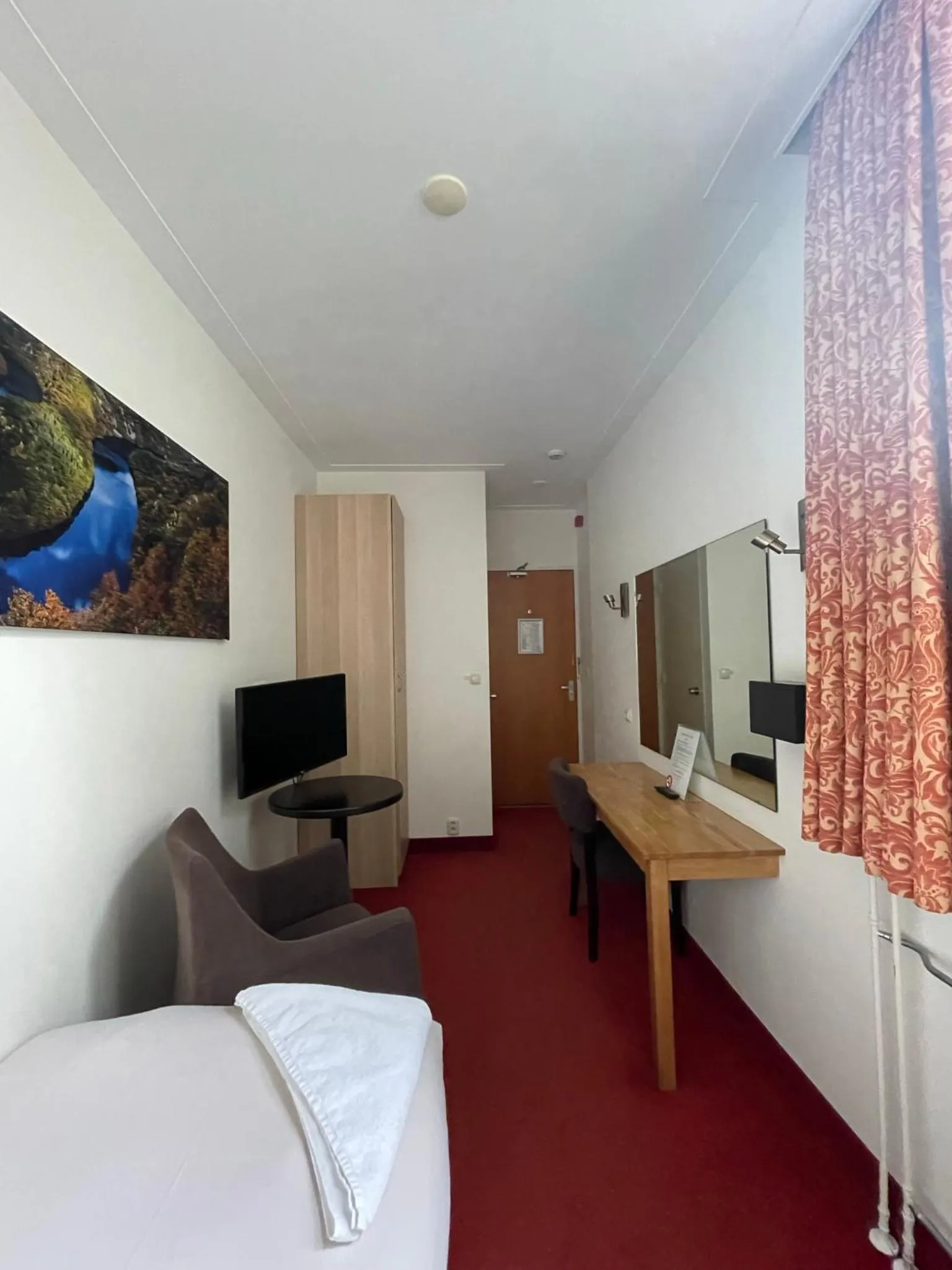 Bedroom, Bed in Amsterdam Wiechmann Hotel