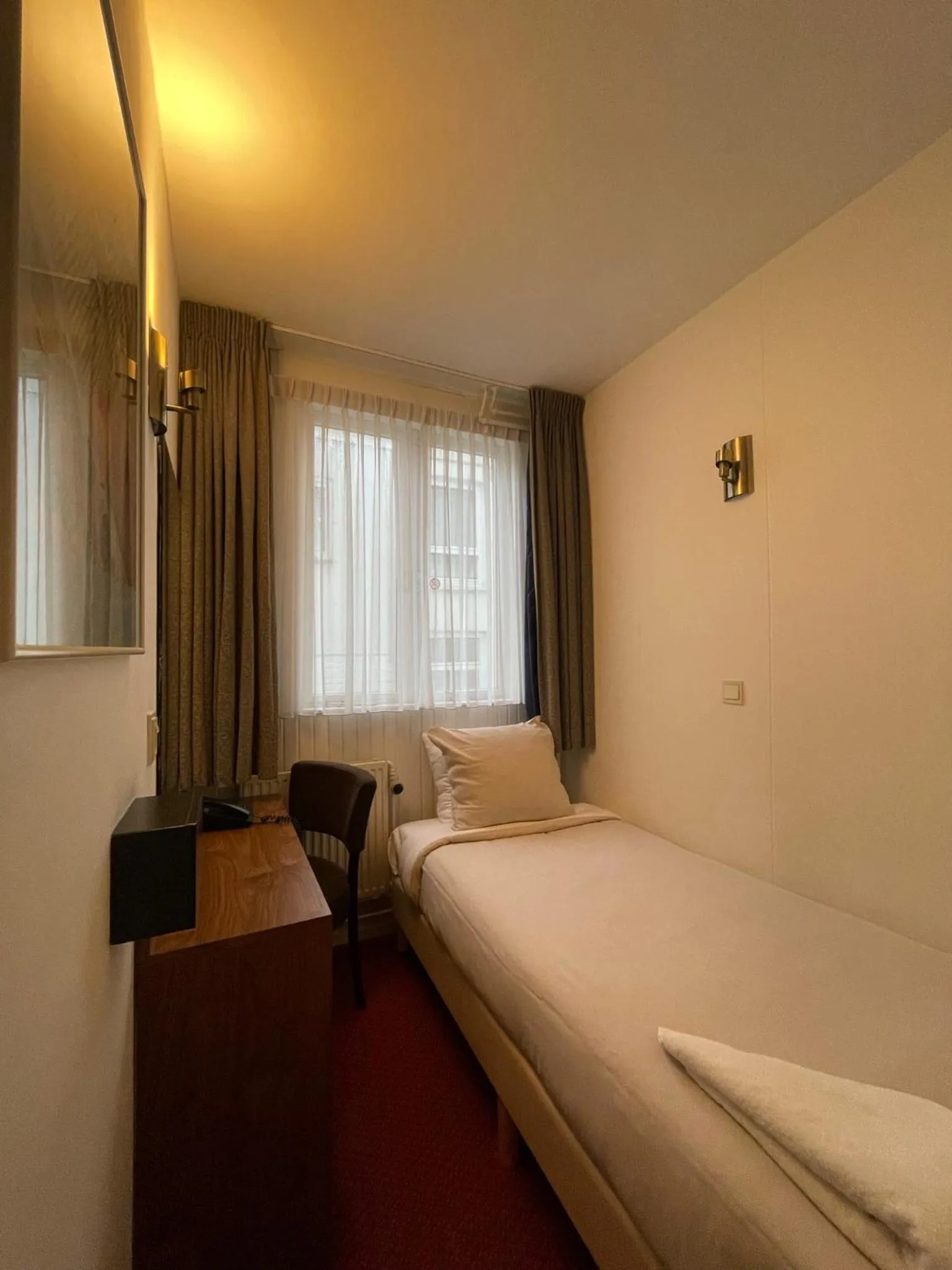 Bed in Amsterdam Wiechmann Hotel