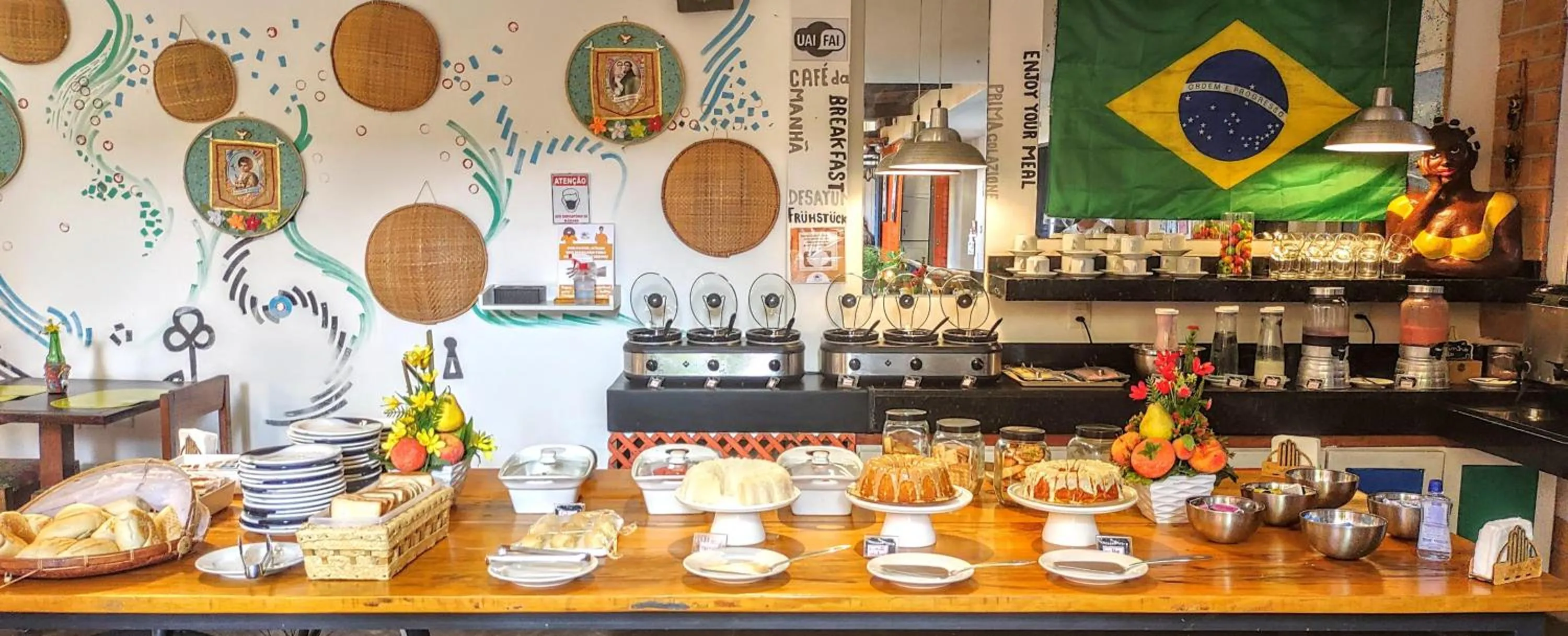 Breakfast in Vila Aju - Pousada Temática