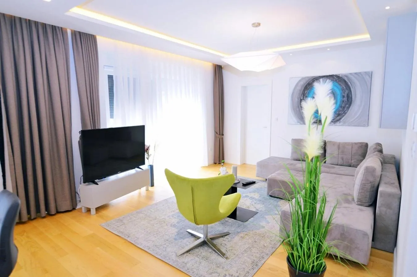 TV and multimedia in Apartments in Villa Ziza, rooftop swimming pool